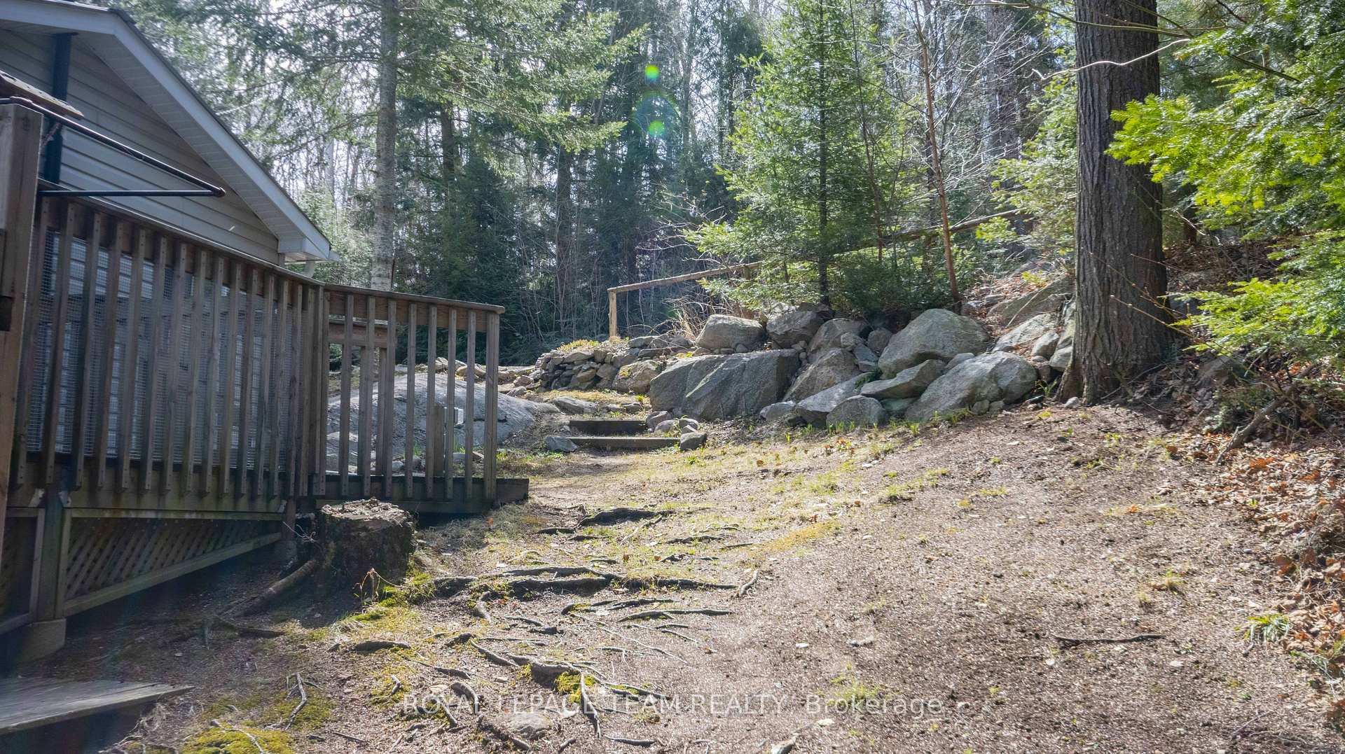 Photo 38 of 124A Lakeshore Lane, South Algonquin — HOMEH
