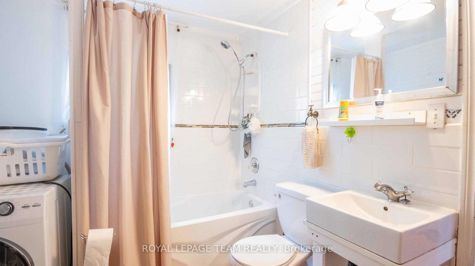 Photo 17 of 124A Lakeshore Lane, South Algonquin — HOMEH