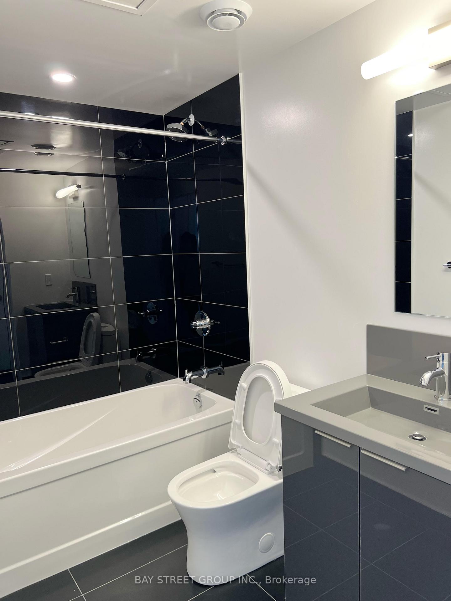 Photo 3 of Unit 1311, 121 St Patrick Street, Toronto, Kensington-Chinatown — HOMEH