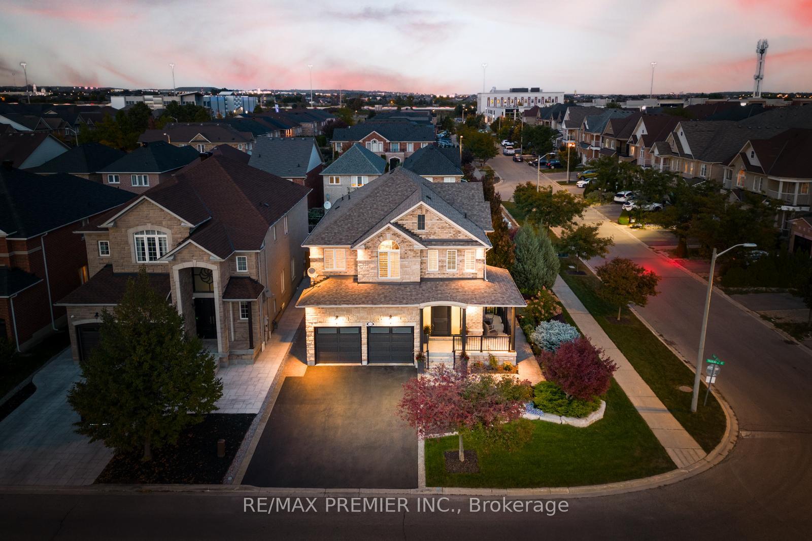 Photo 6 of 175 Trudeau Drive, Vaughan, Vellore Village — HOMEH