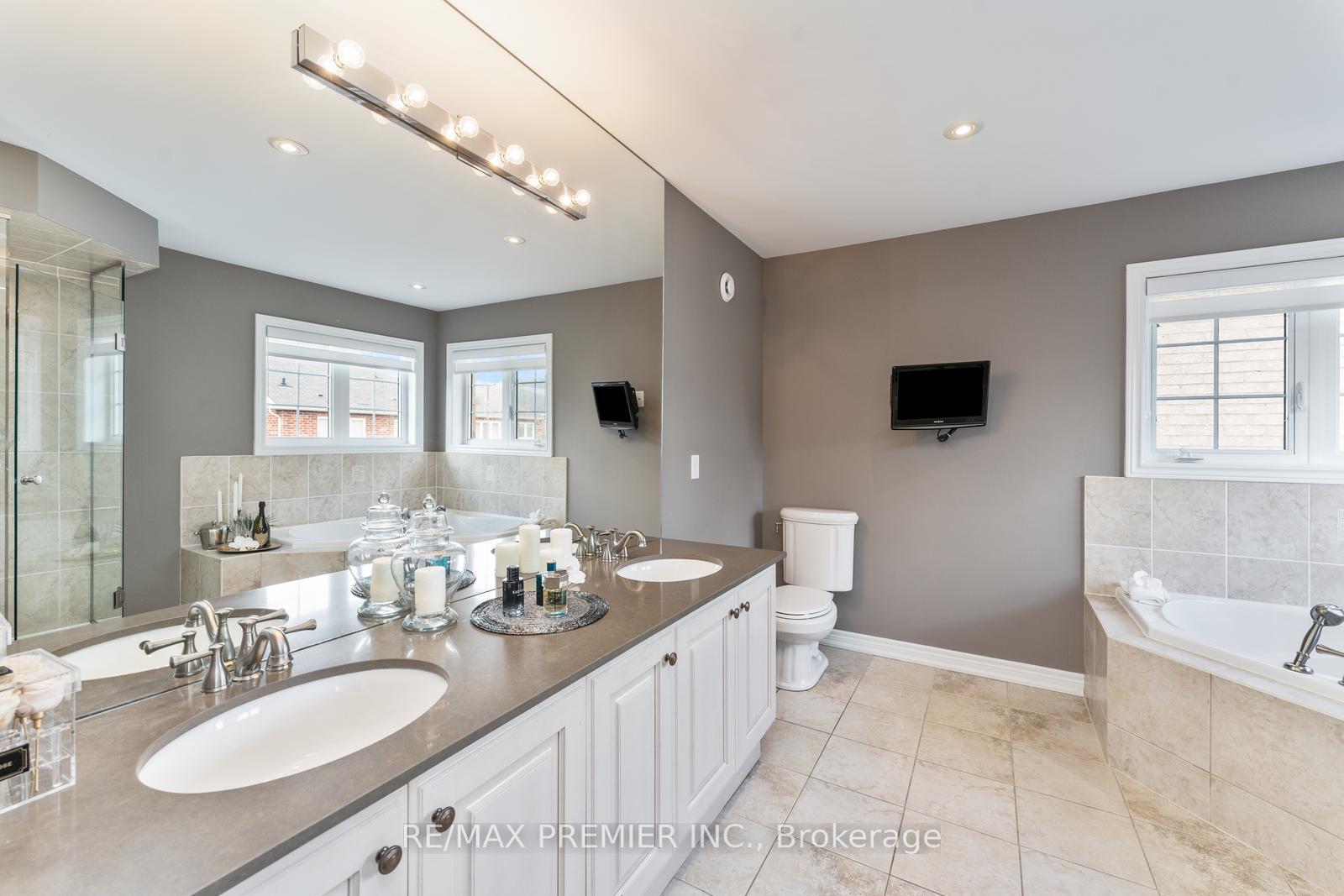 Photo 23 of 175 Trudeau Drive, Vaughan, Vellore Village — HOMEH