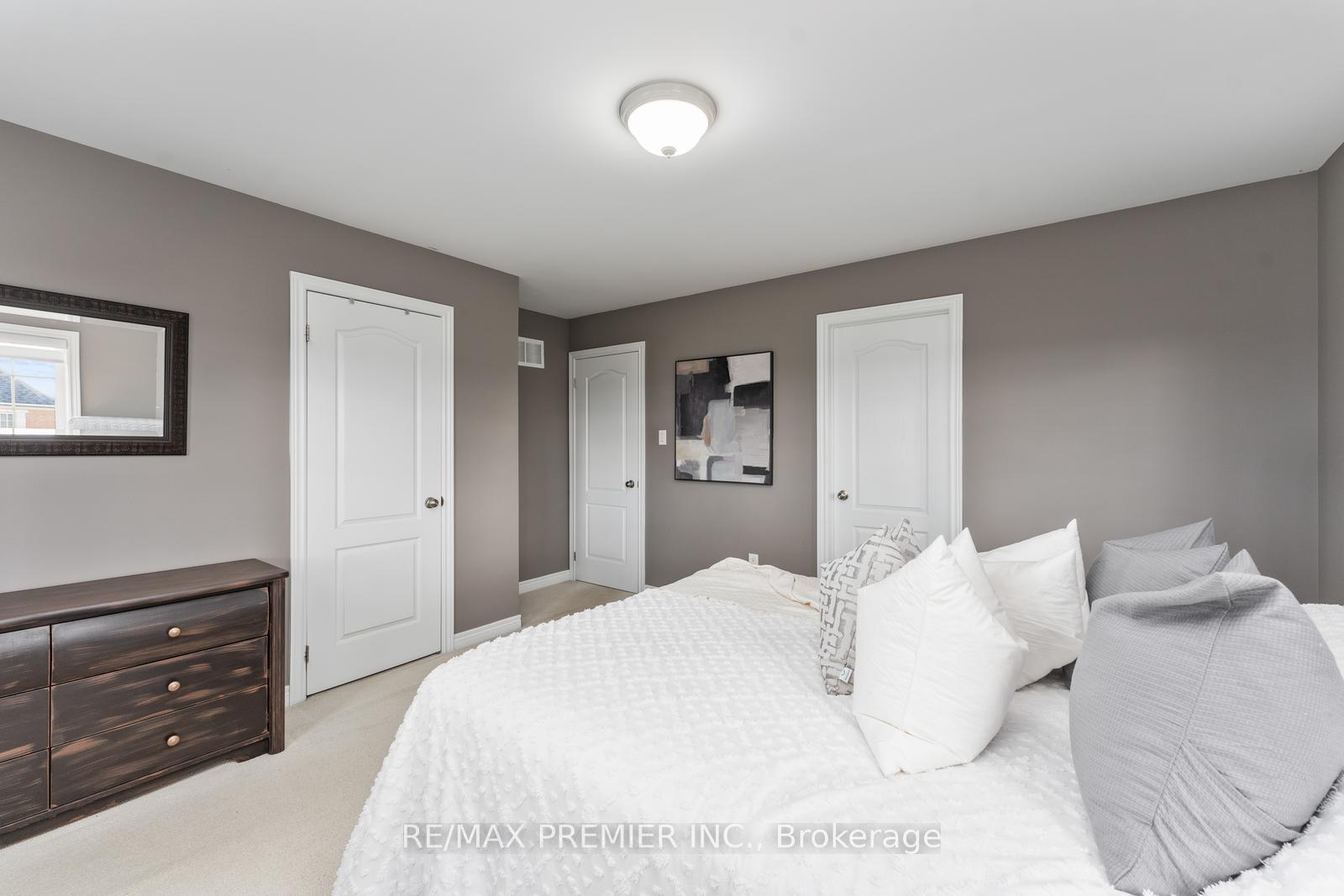 Photo 25 of 175 Trudeau Drive, Vaughan, Vellore Village — HOMEH