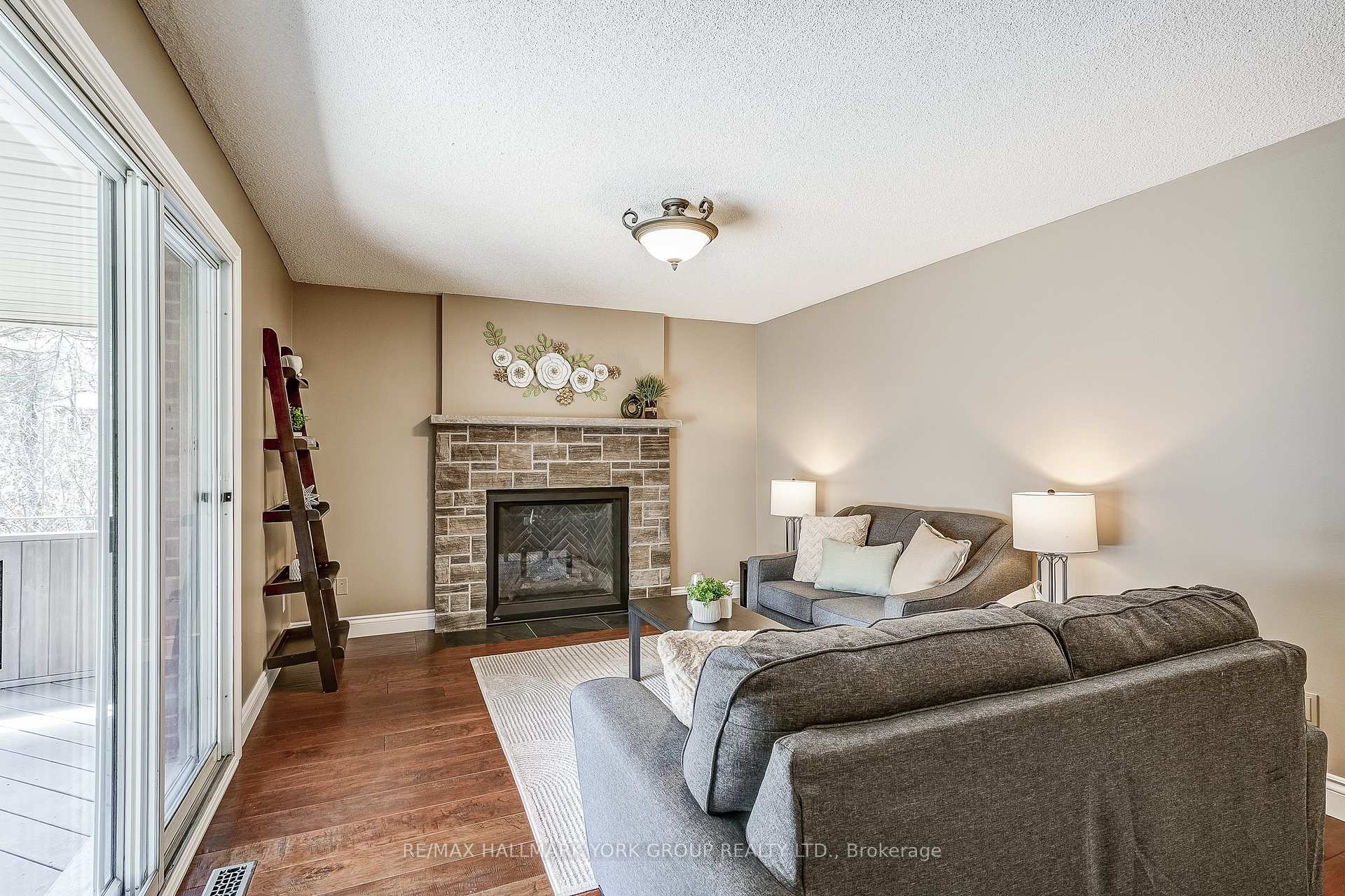 Photo 18 of 21 Treegrove Circle, Aurora, Hills of St Andrew — HOMEH