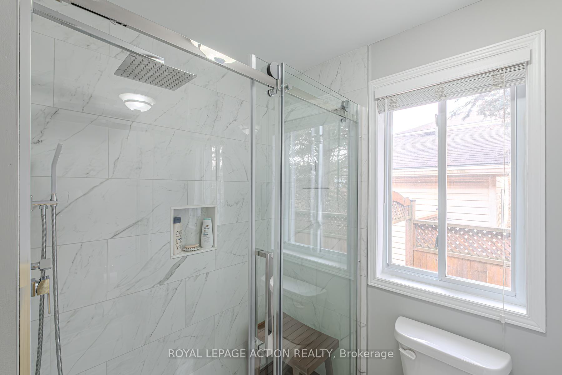 Photo 2 of 18 Whitlaw Way, Brant, Paris — HOMEH