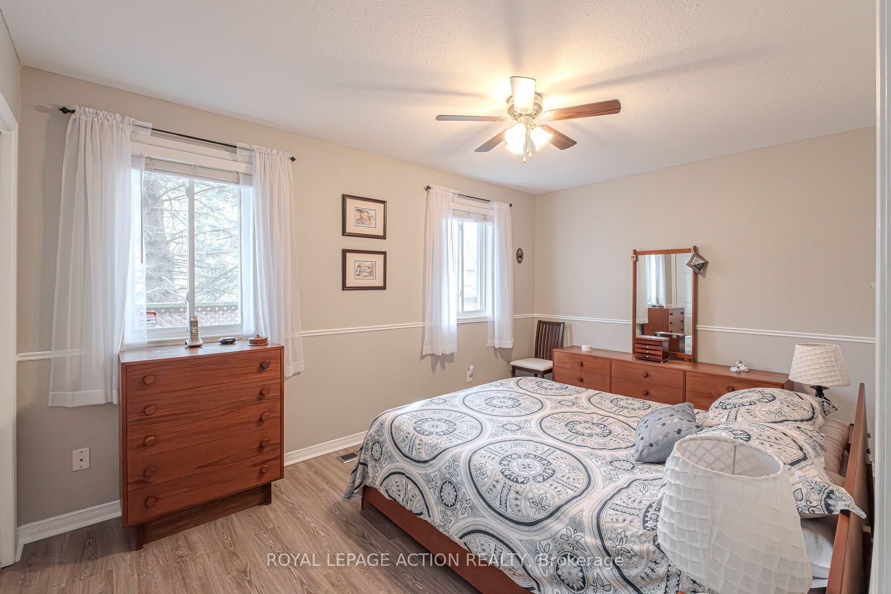 Photo 24 of 18 Whitlaw Way, Brant, Paris — HOMEH