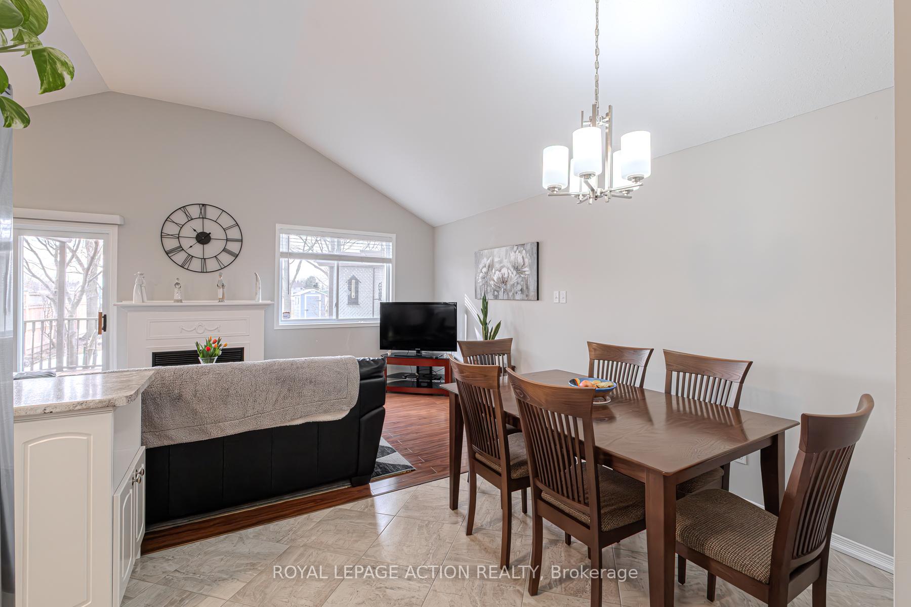 Photo 14 of 18 Whitlaw Way, Brant, Paris — HOMEH