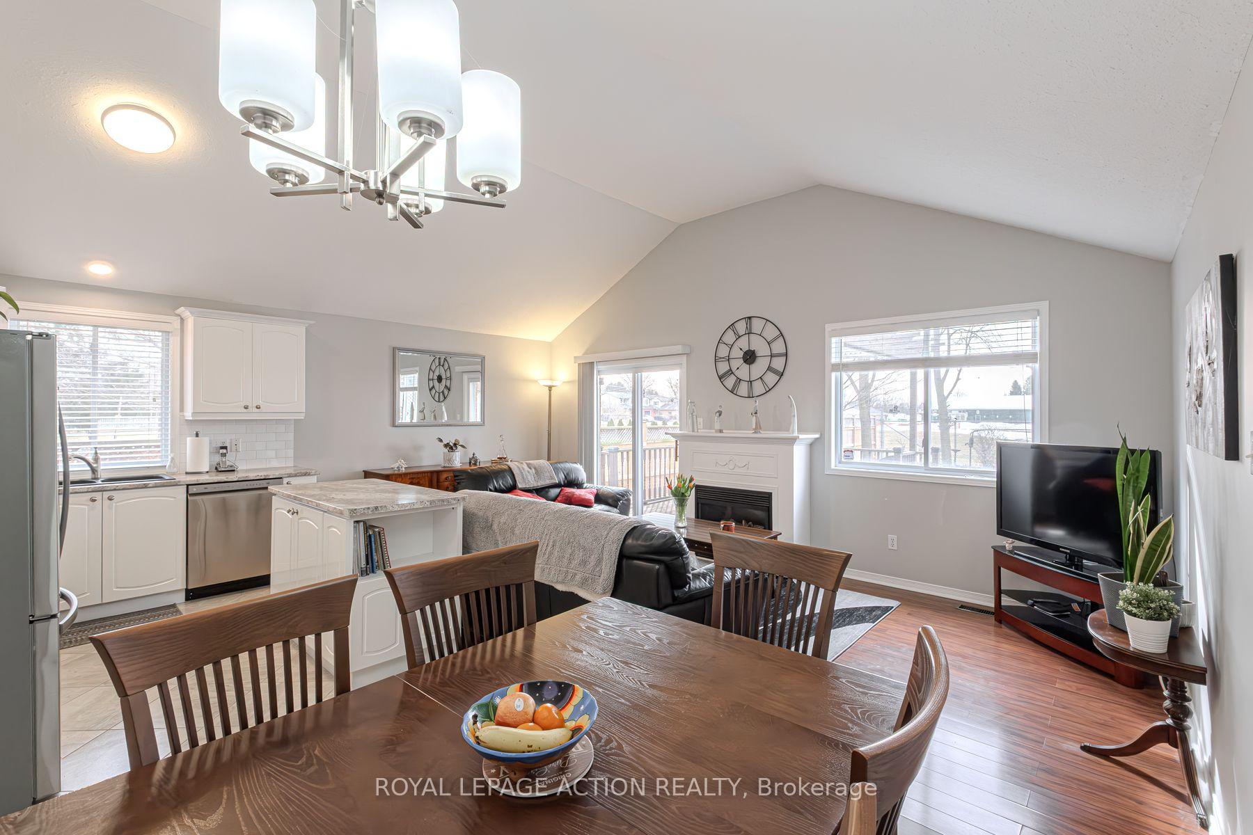 Photo 21 of 18 Whitlaw Way, Brant, Paris — HOMEH