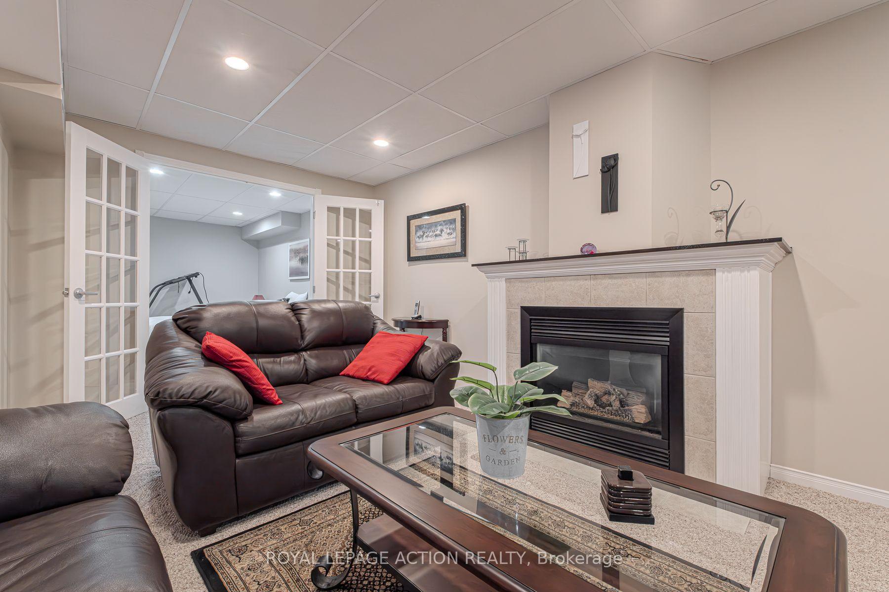 Photo 25 of 18 Whitlaw Way, Brant, Paris — HOMEH