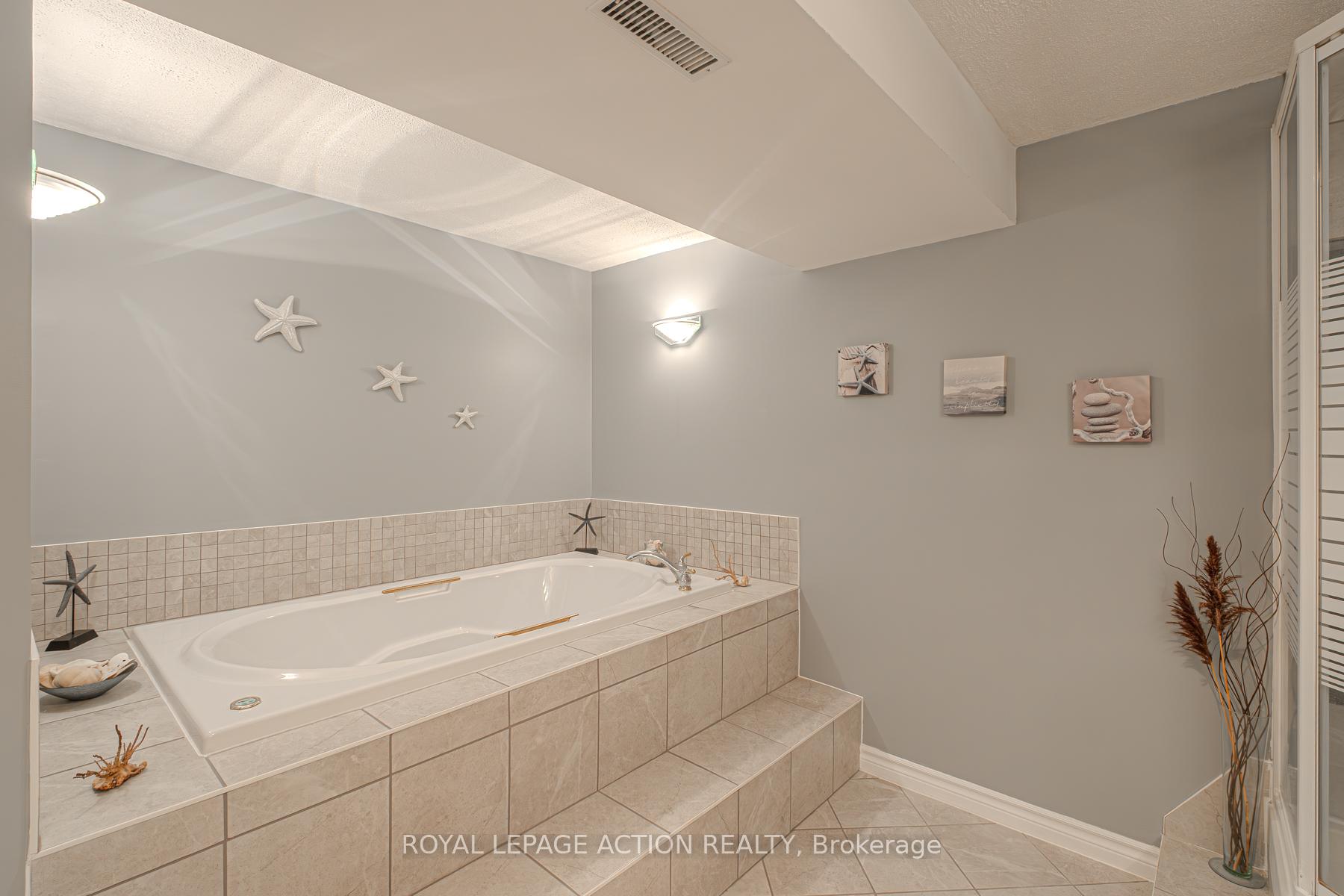 Photo 17 of 18 Whitlaw Way, Brant, Paris — HOMEH