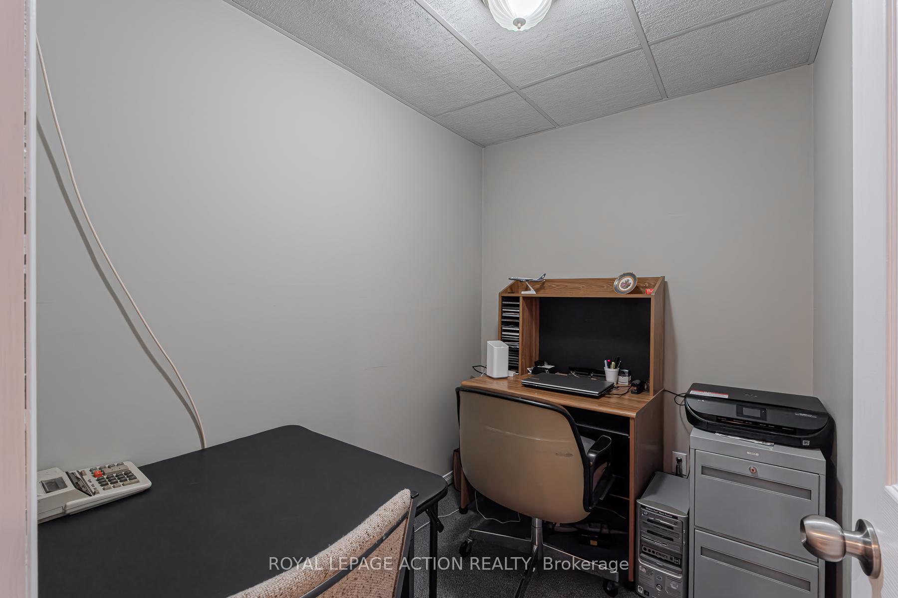 Photo 15 of 18 Whitlaw Way, Brant, Paris — HOMEH