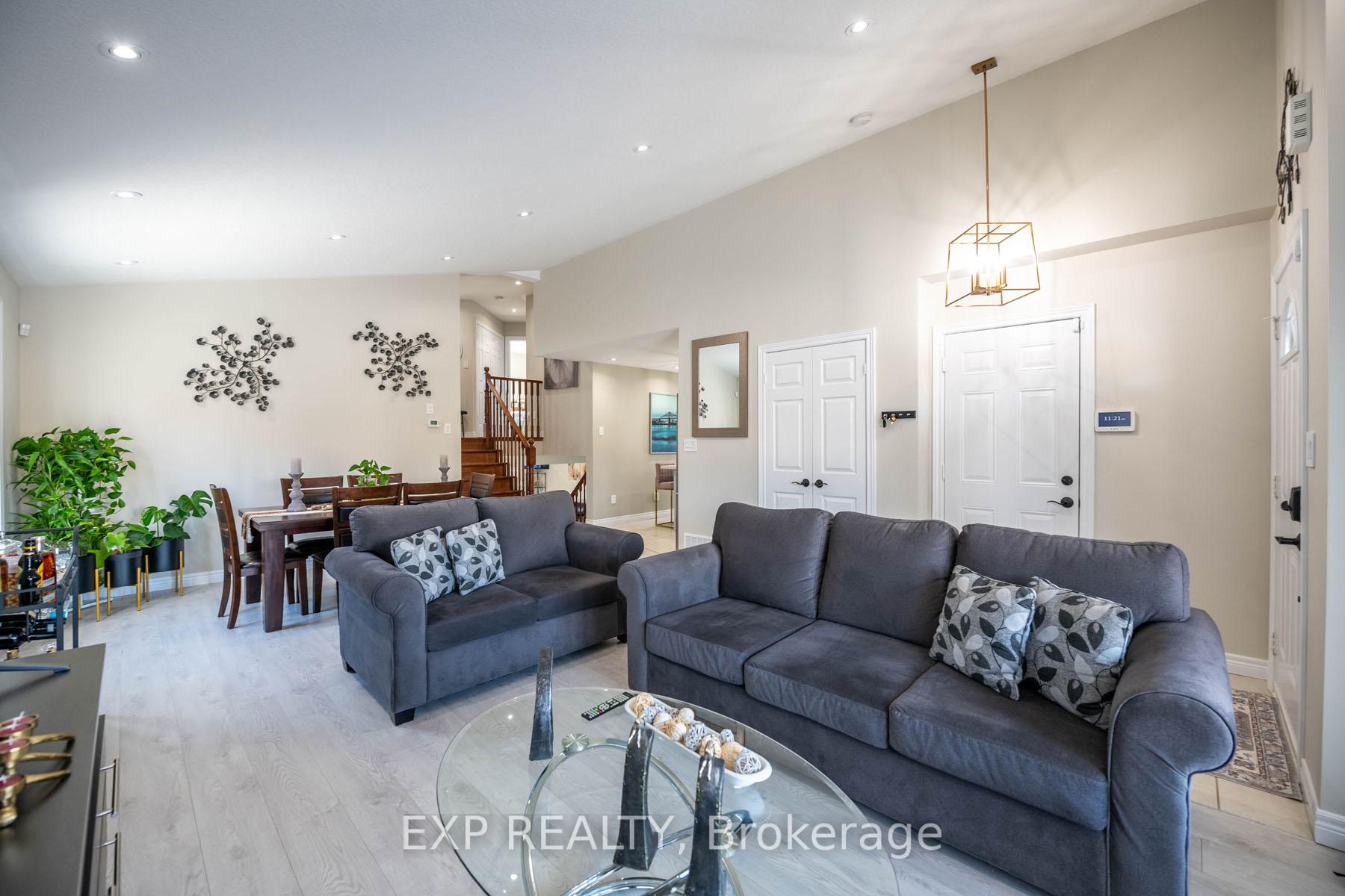 Photo 7 of 6 Donald Crescent, Haldimand — HOMEH