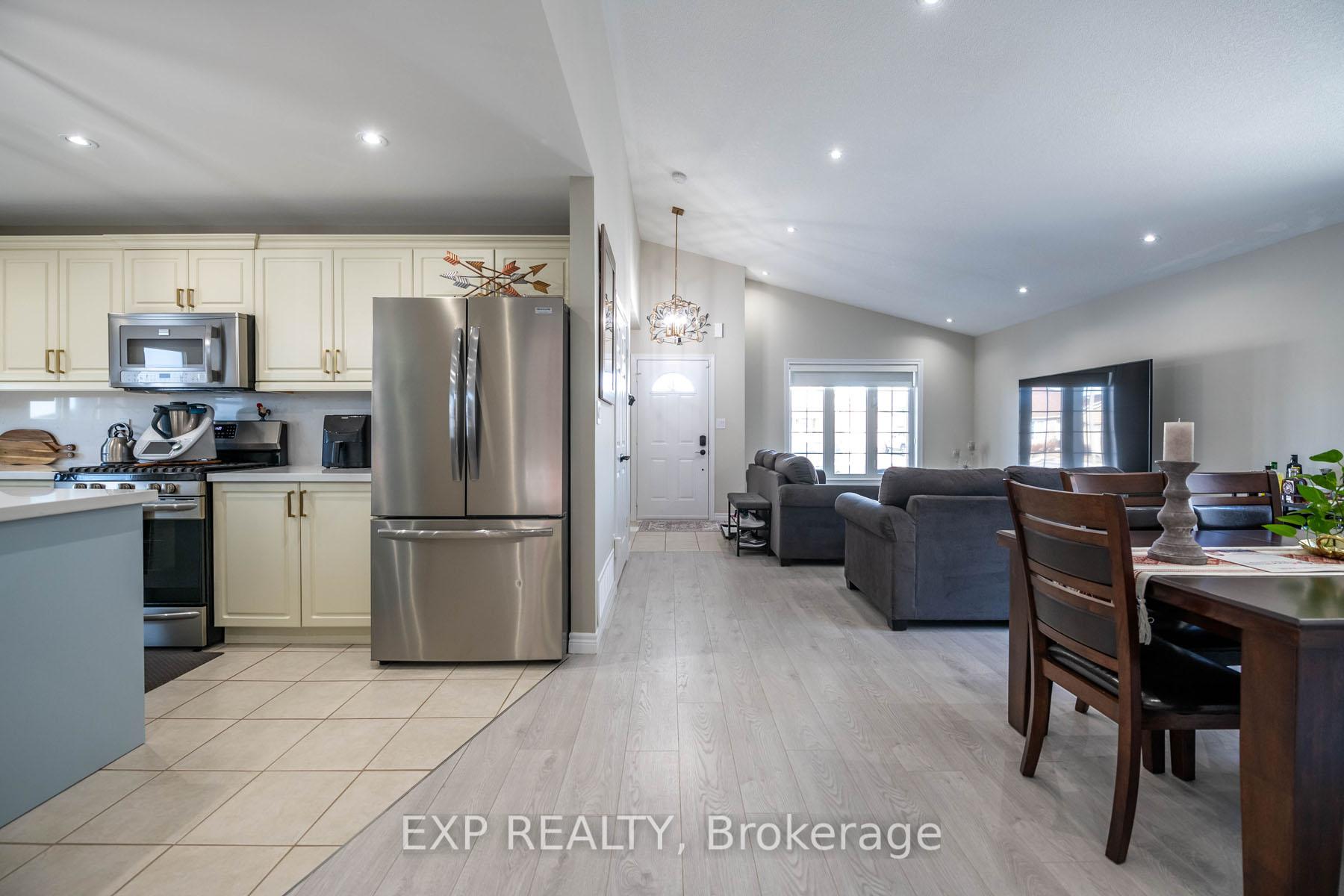 Photo 23 of 6 Donald Crescent, Haldimand — HOMEH