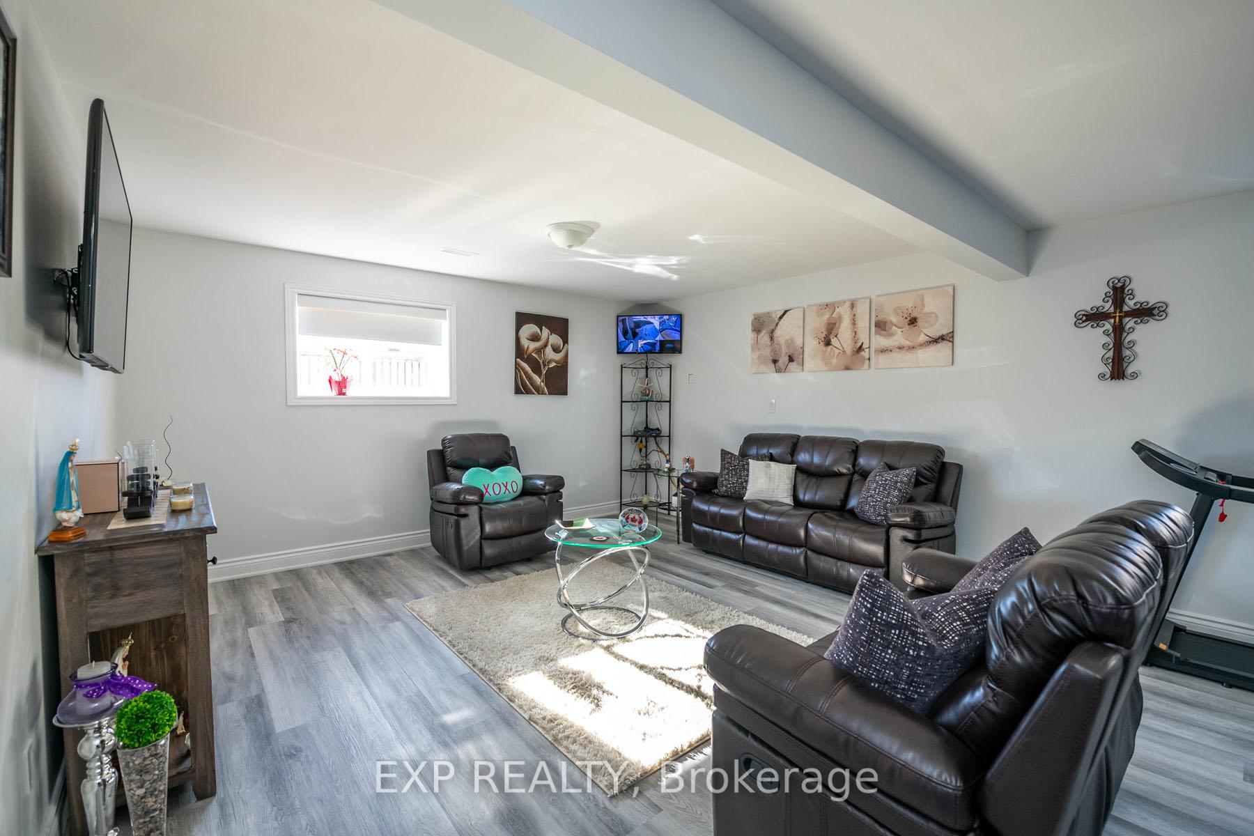 Photo 21 of 6 Donald Crescent, Haldimand — HOMEH