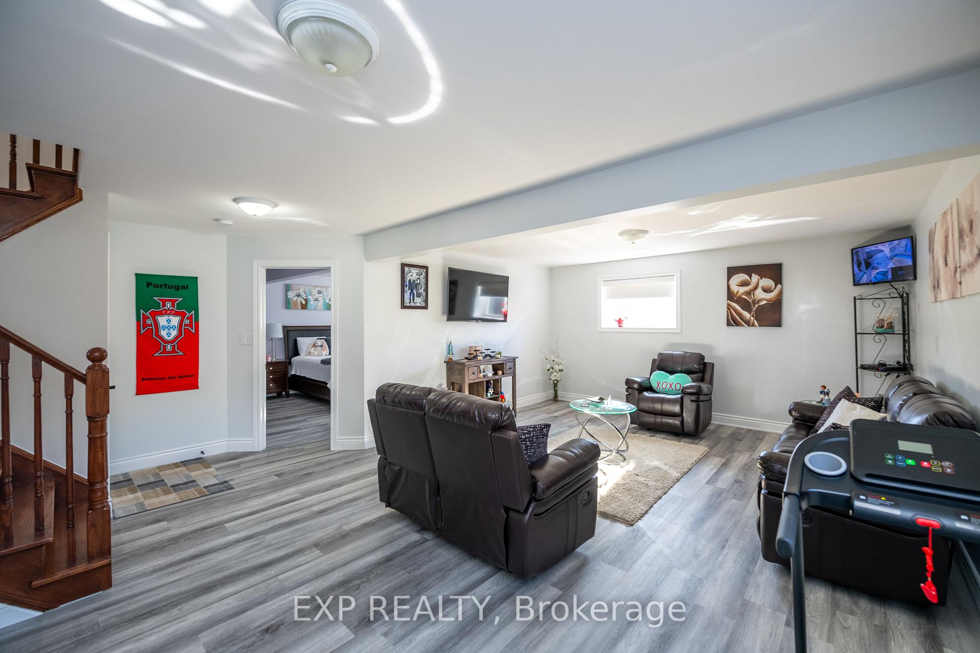 Photo 35 of 6 Donald Crescent, Haldimand — HOMEH