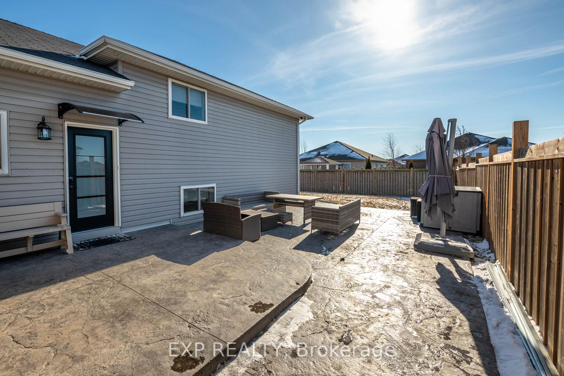 Photo 26 of 6 Donald Crescent, Haldimand — HOMEH