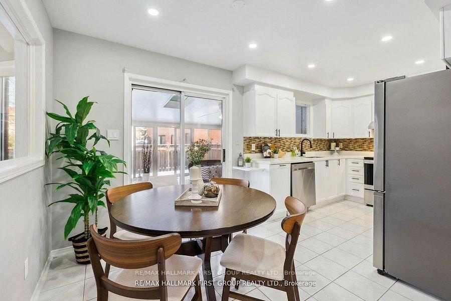 Photo 3 of 1513 Oakburn Street, Pickering, Highbush — HOMEH