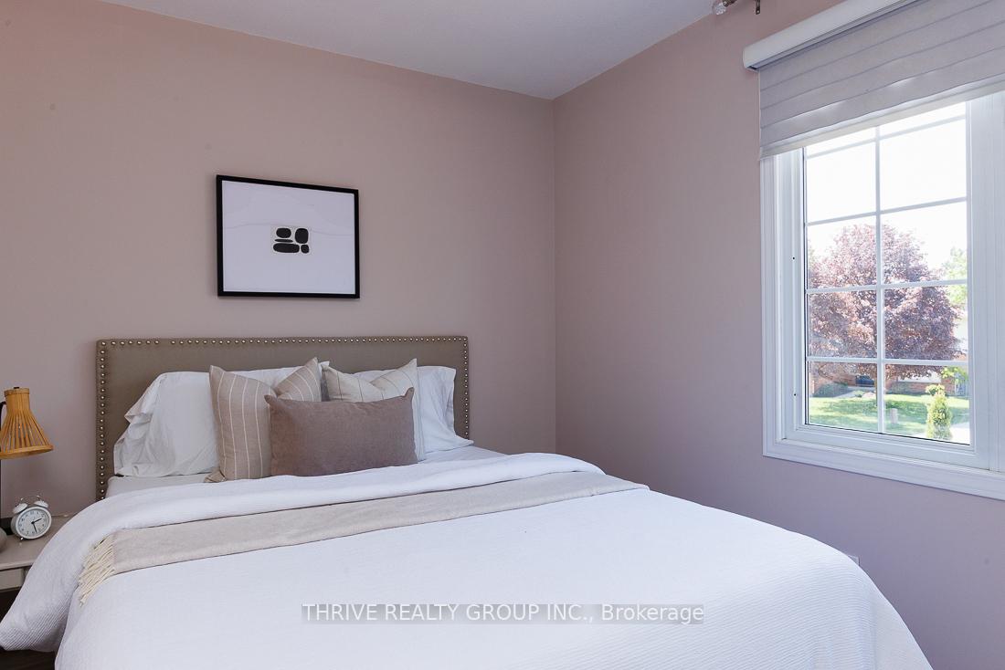 Photo 12 of 50 Moffatt Lane, Strathroy-Caradoc, SW — HOMEH