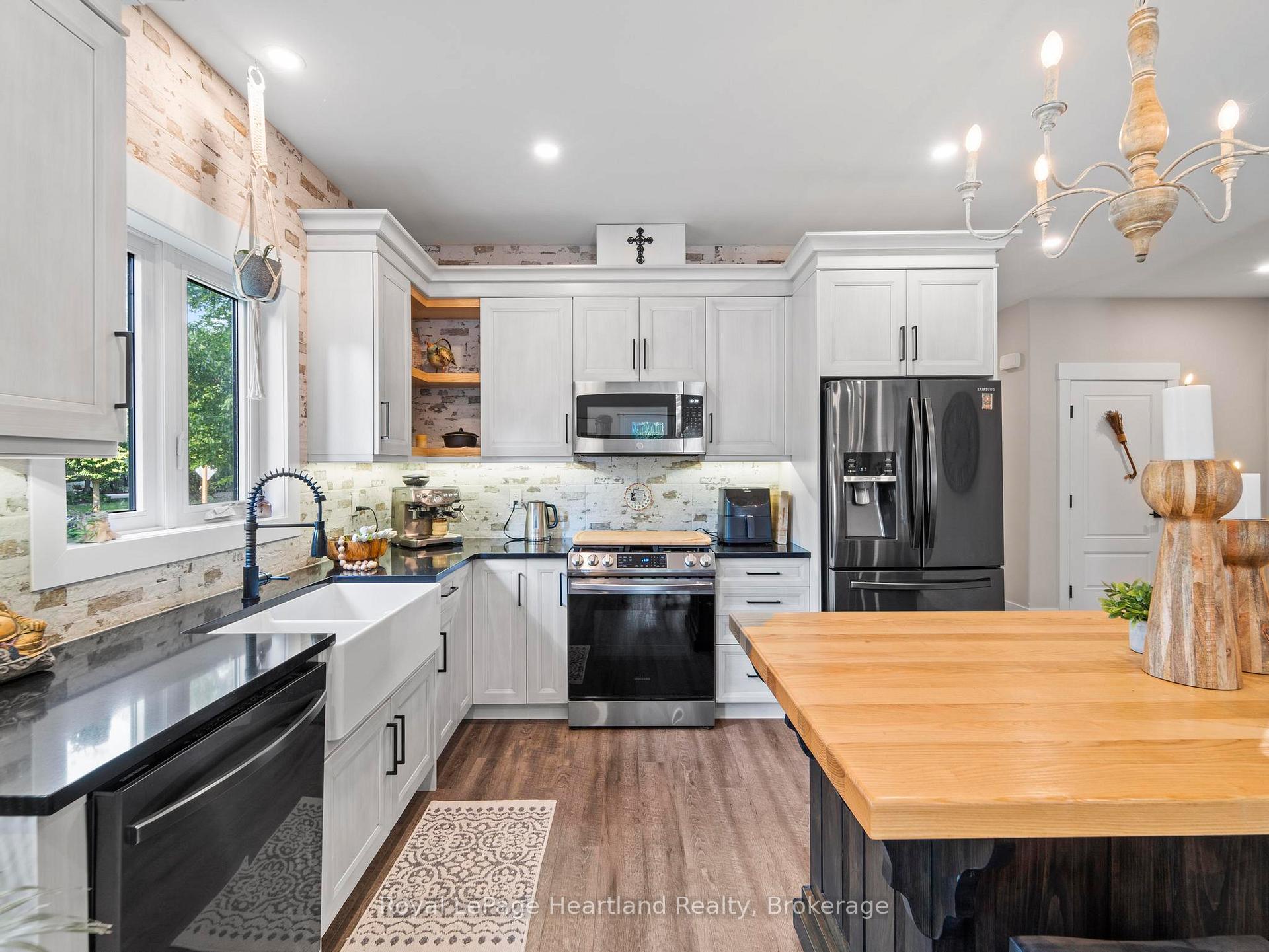 Photo 25 of 3 Eugene Street, Bluewater, Bayfield — HOMEH