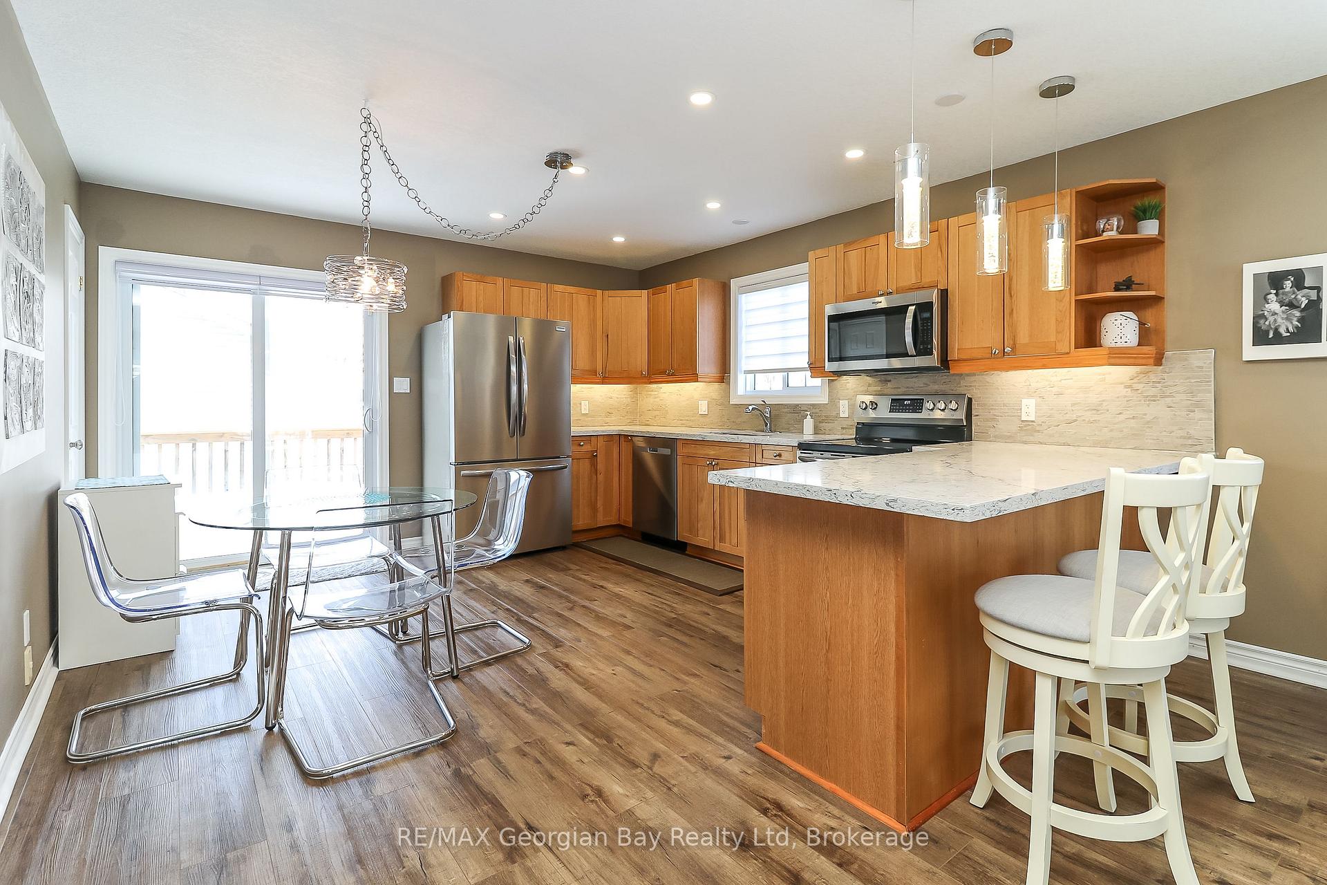 Photo 17 of 332 Newton Street, Tay, Victoria Harbour — HOMEH