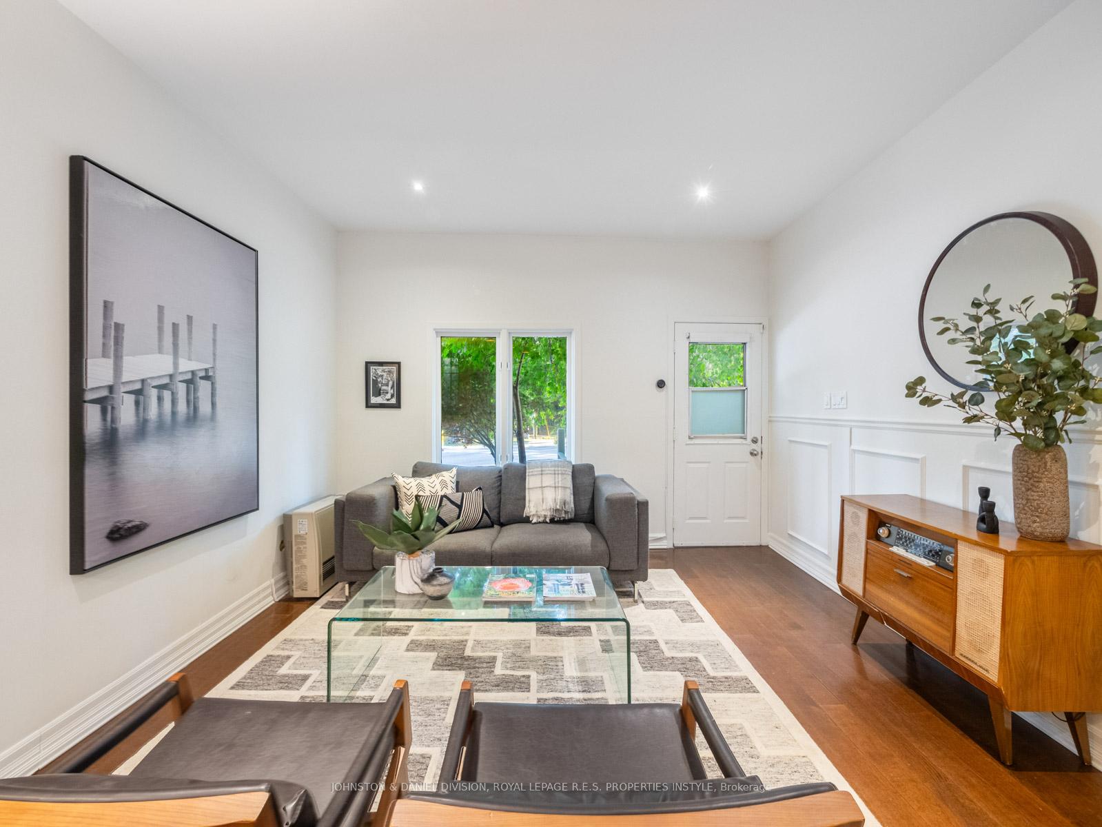 Photo 8 of 77 Walnut Avenue, Toronto, Niagara — HOMEH