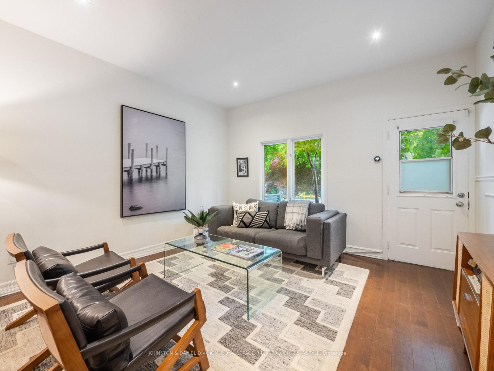 Photo 9 of 77 Walnut Avenue, Toronto, Niagara — HOMEH