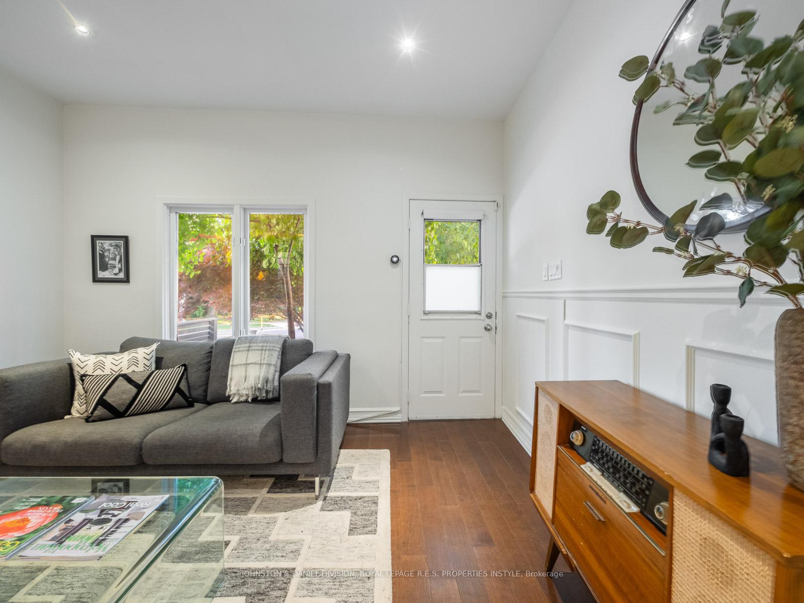 Photo 20 of 77 Walnut Avenue, Toronto, Niagara — HOMEH