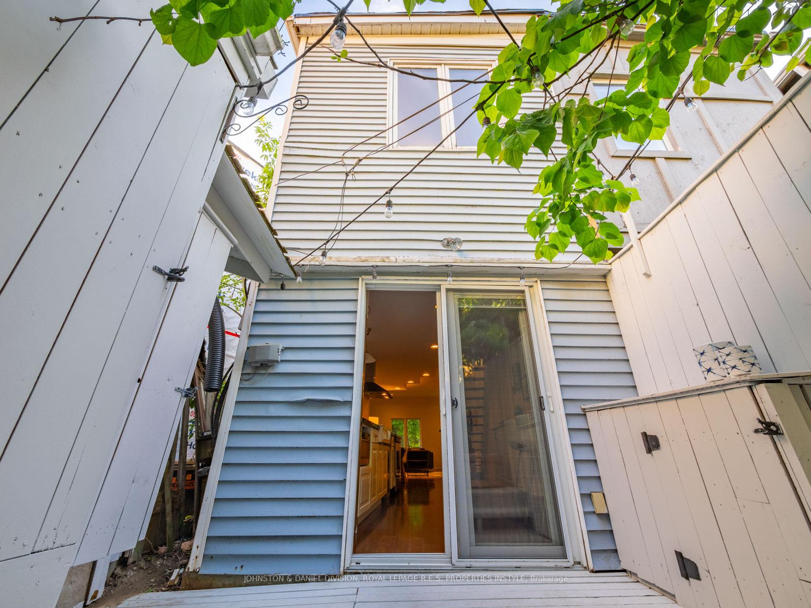 Photo 41 of 77 Walnut Avenue, Toronto, Niagara — HOMEH