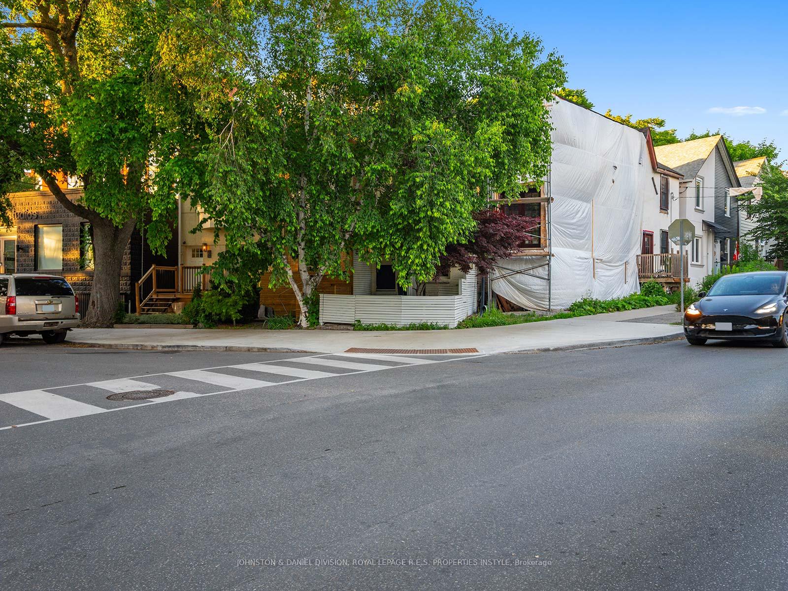 Photo 42 of 77 Walnut Avenue, Toronto, Niagara — HOMEH