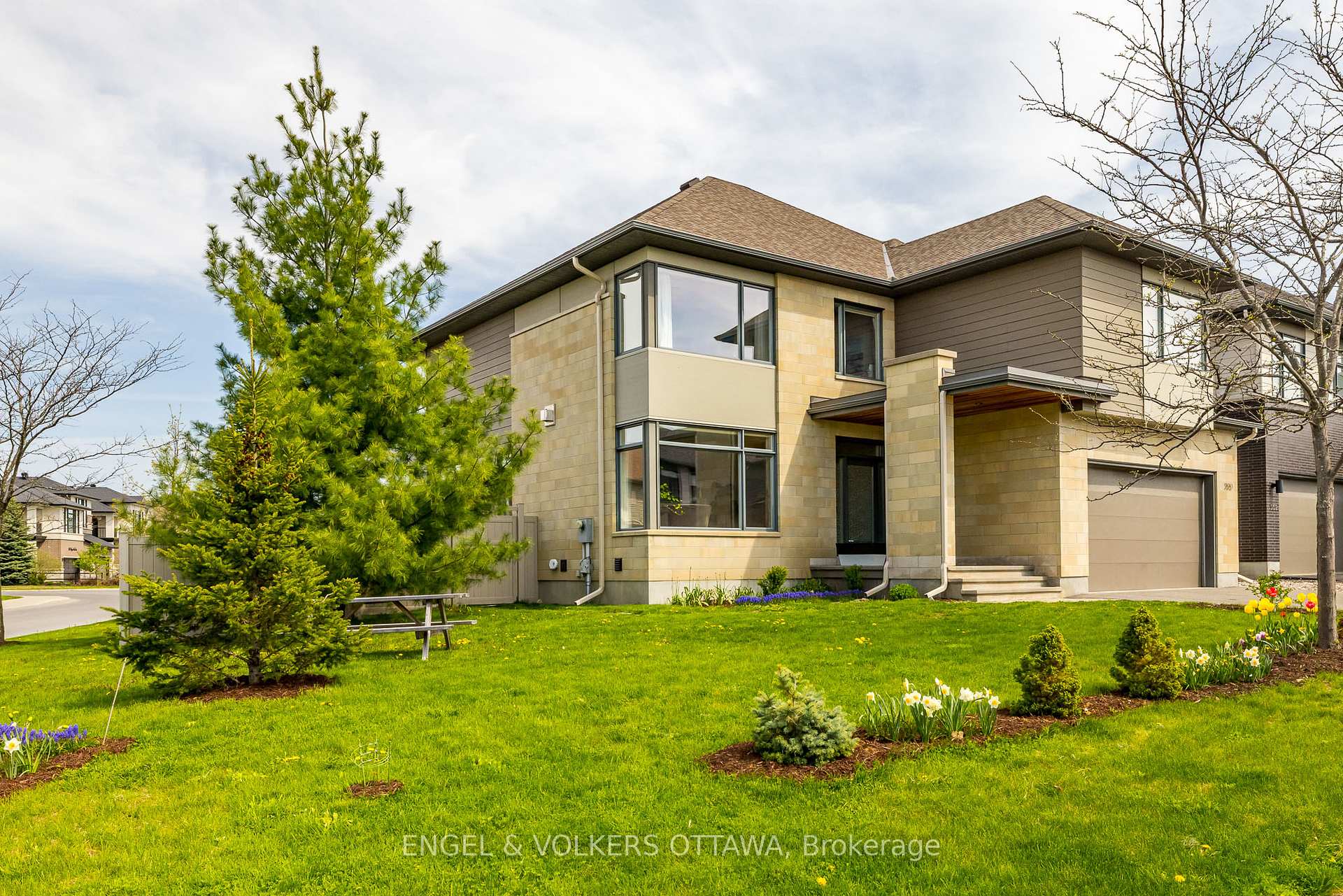 Photo 8 of 300 Long Acres Street, Ottawa, Kanata - Bridlewood — HOMEH