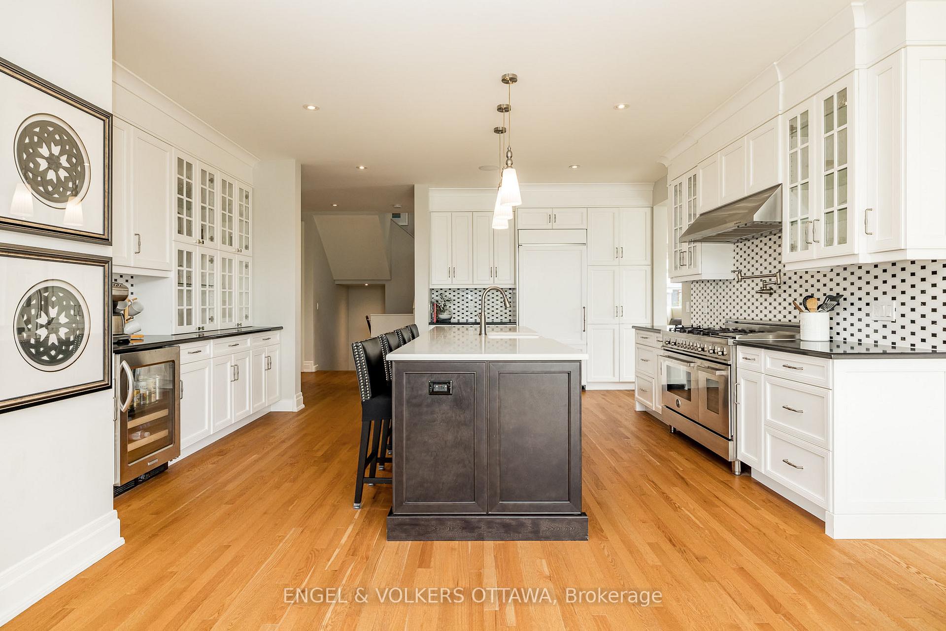 Photo 14 of 300 Long Acres Street, Ottawa, Kanata - Bridlewood — HOMEH