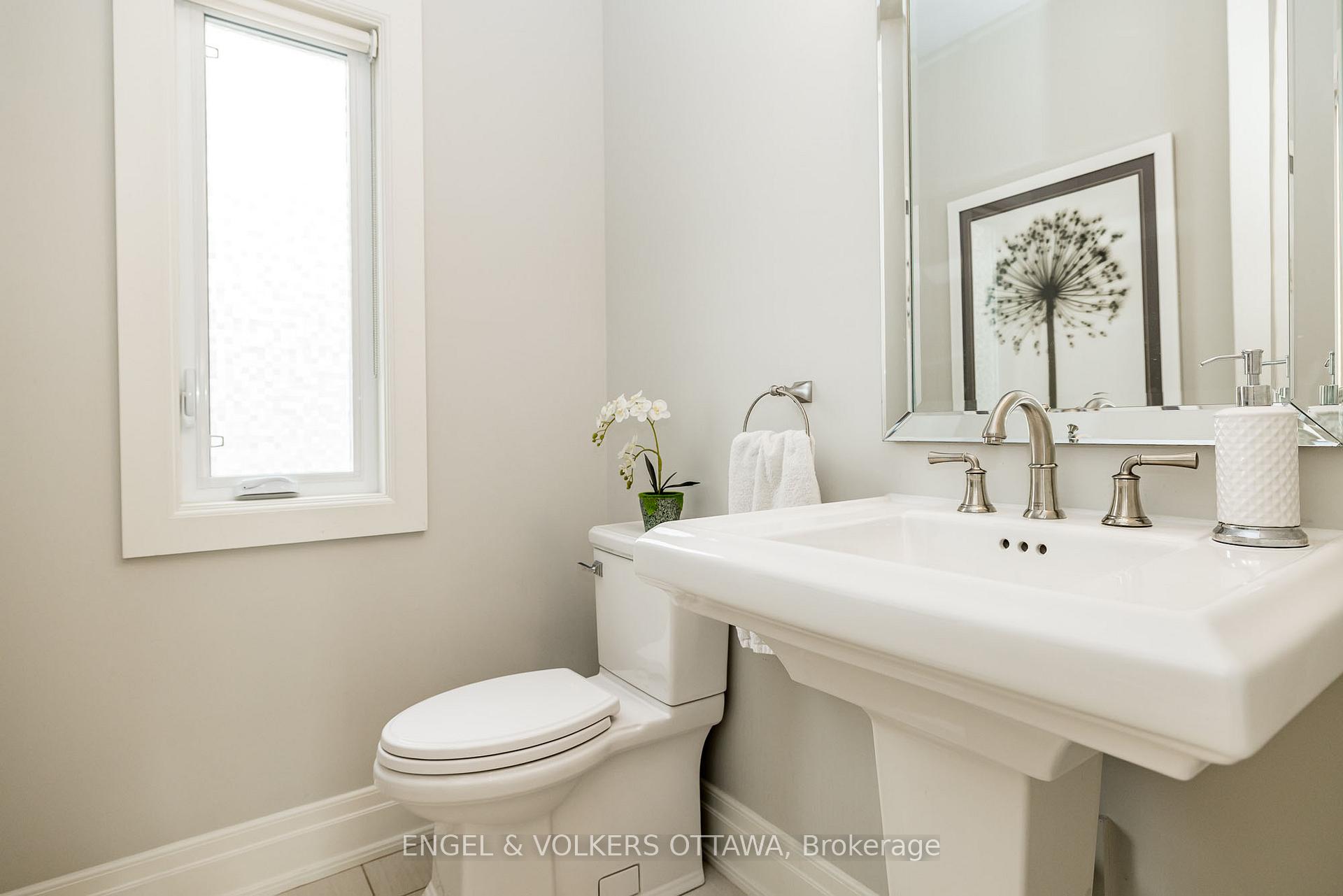 Photo 6 of 300 Long Acres Street, Ottawa, Kanata - Bridlewood — HOMEH