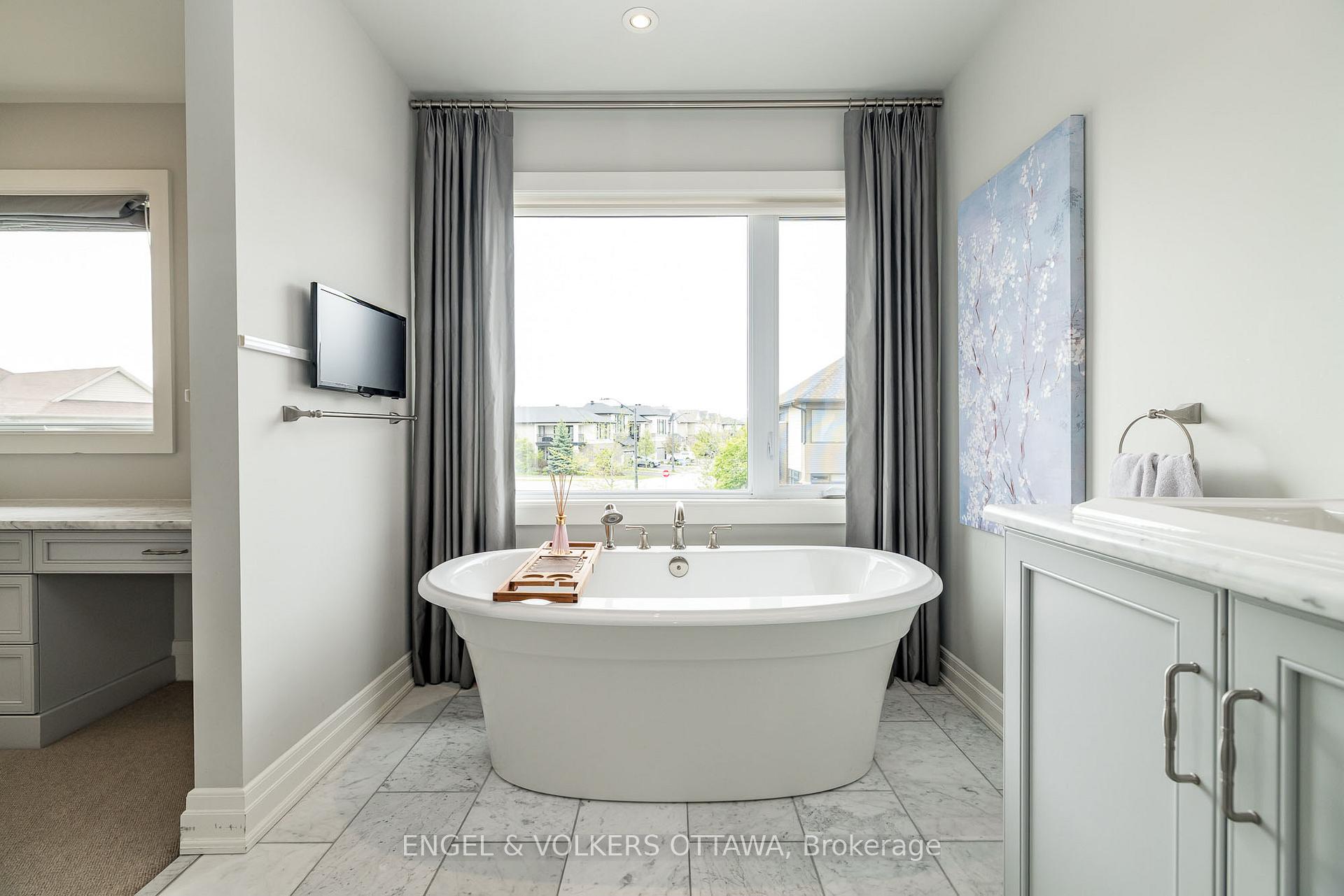 Photo 39 of 300 Long Acres Street, Ottawa, Kanata - Bridlewood — HOMEH