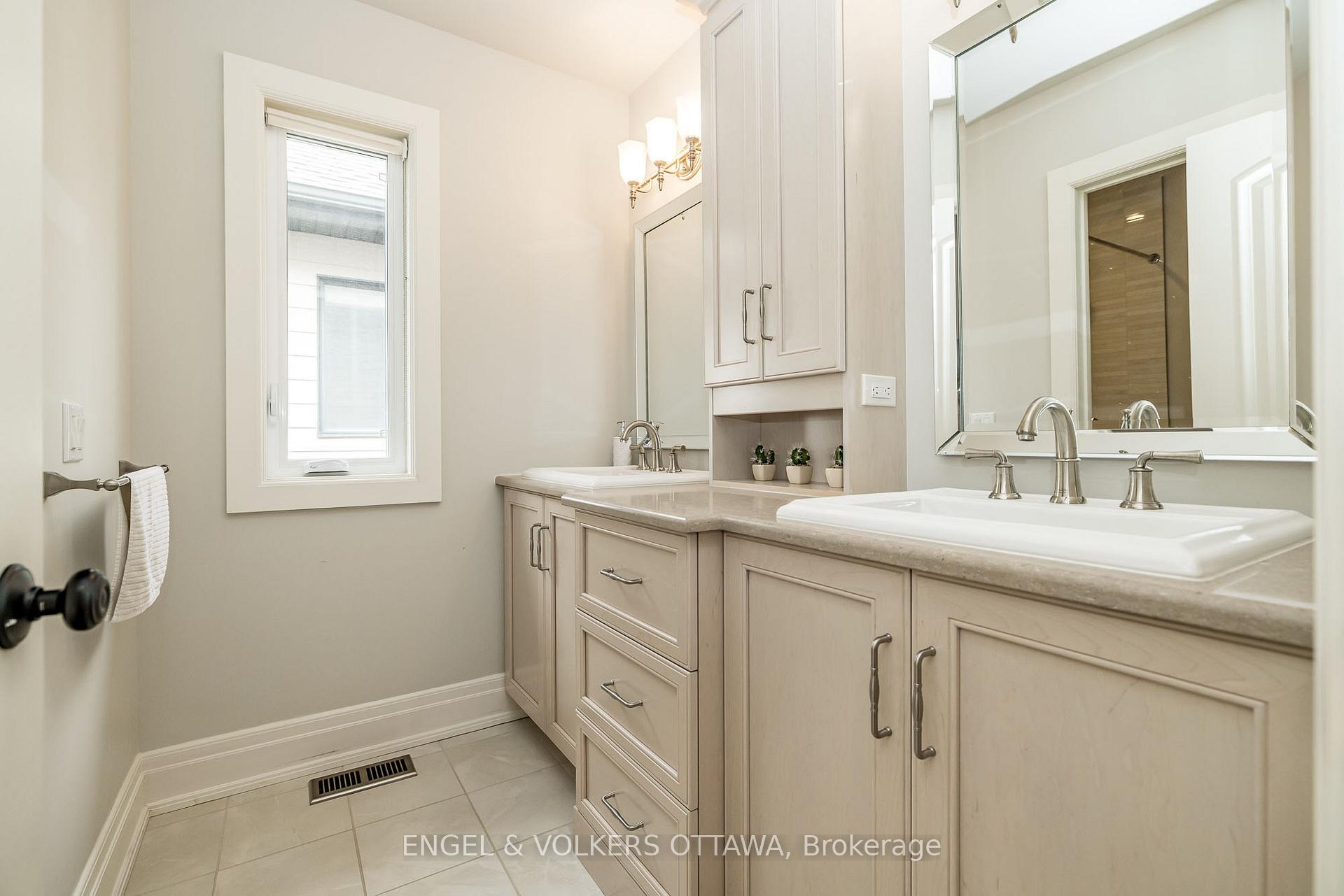 Photo 24 of 300 Long Acres Street, Ottawa, Kanata - Bridlewood — HOMEH