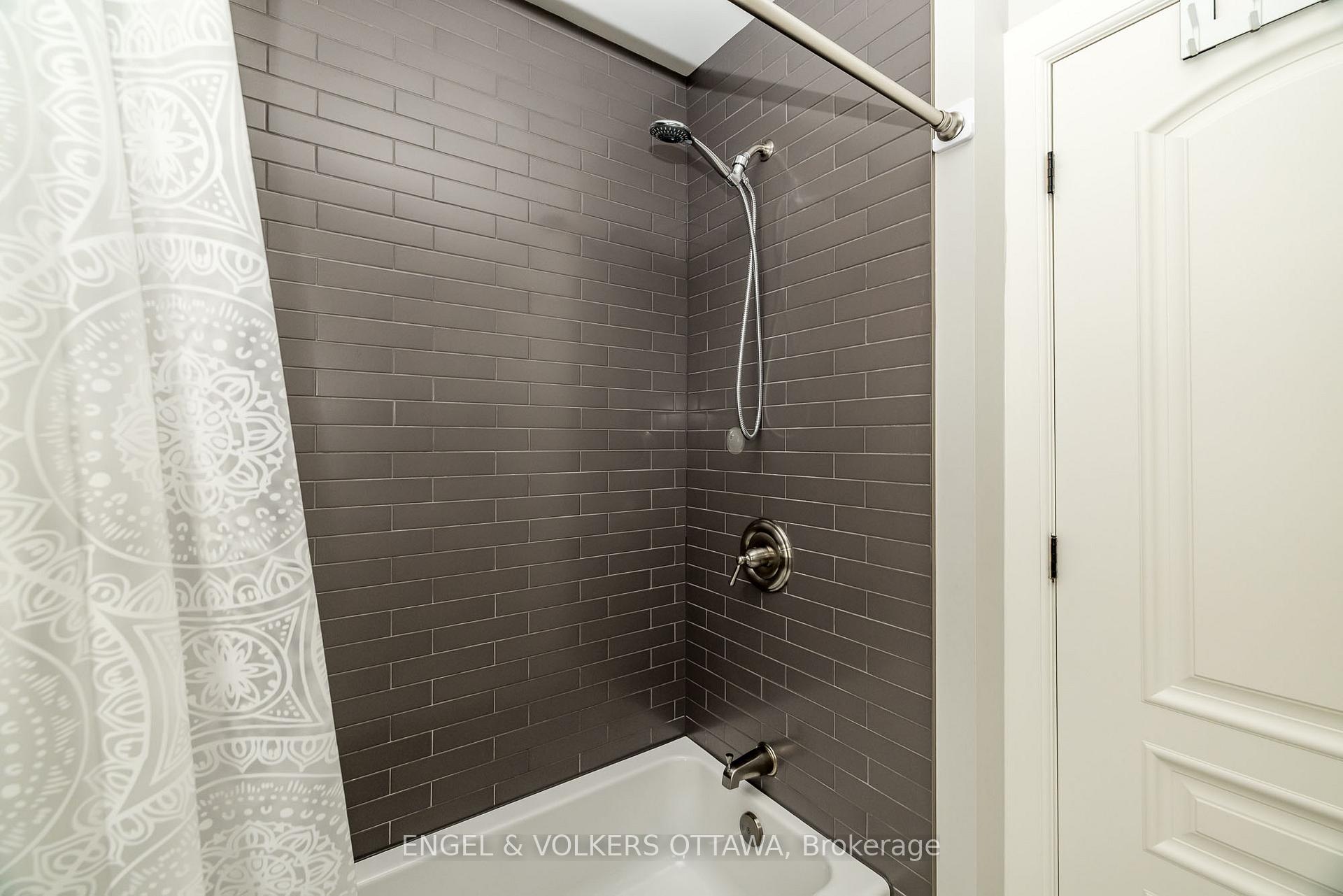 Photo 36 of 300 Long Acres Street, Ottawa, Kanata - Bridlewood — HOMEH