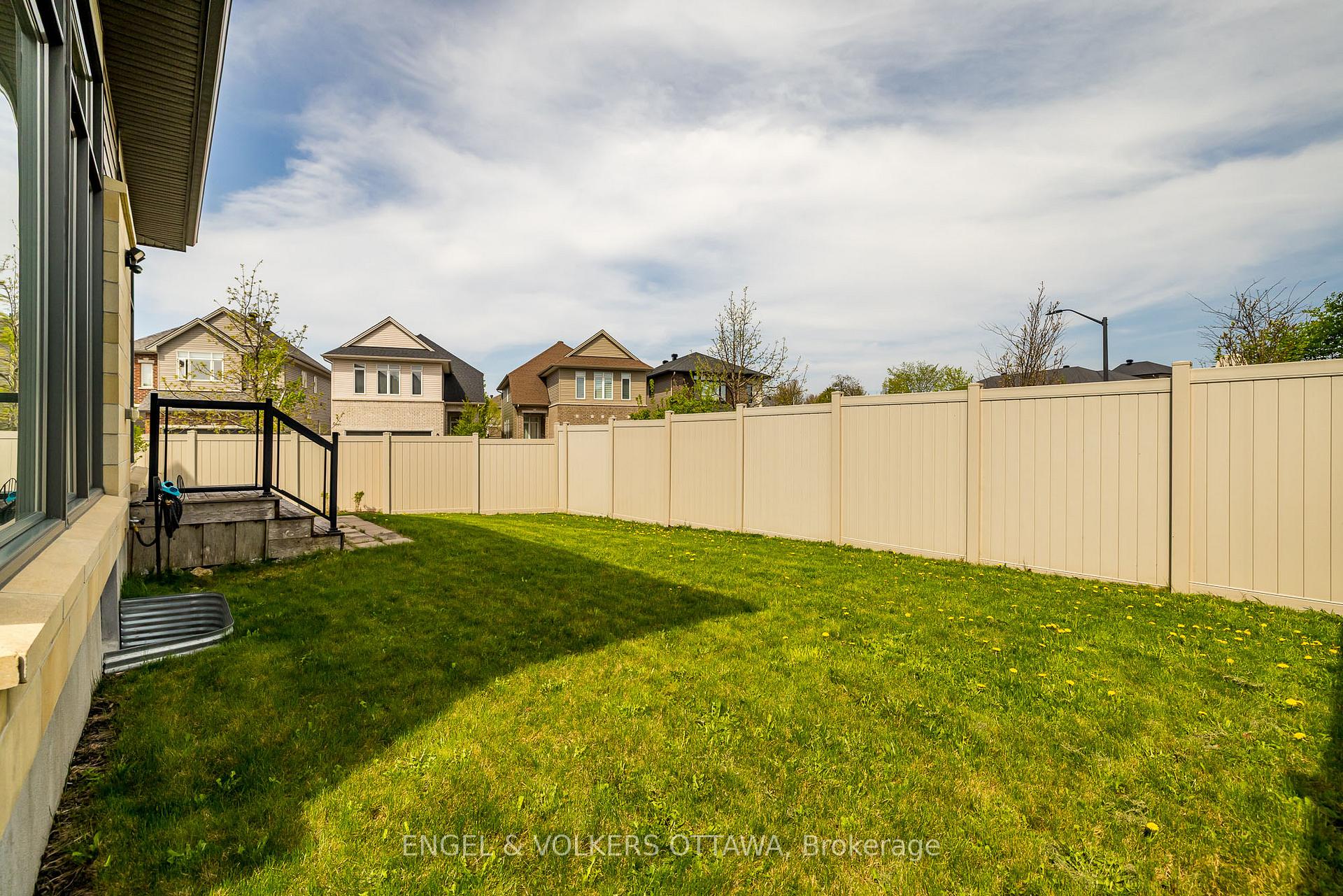 Photo 46 of 300 Long Acres Street, Ottawa, Kanata - Bridlewood — HOMEH