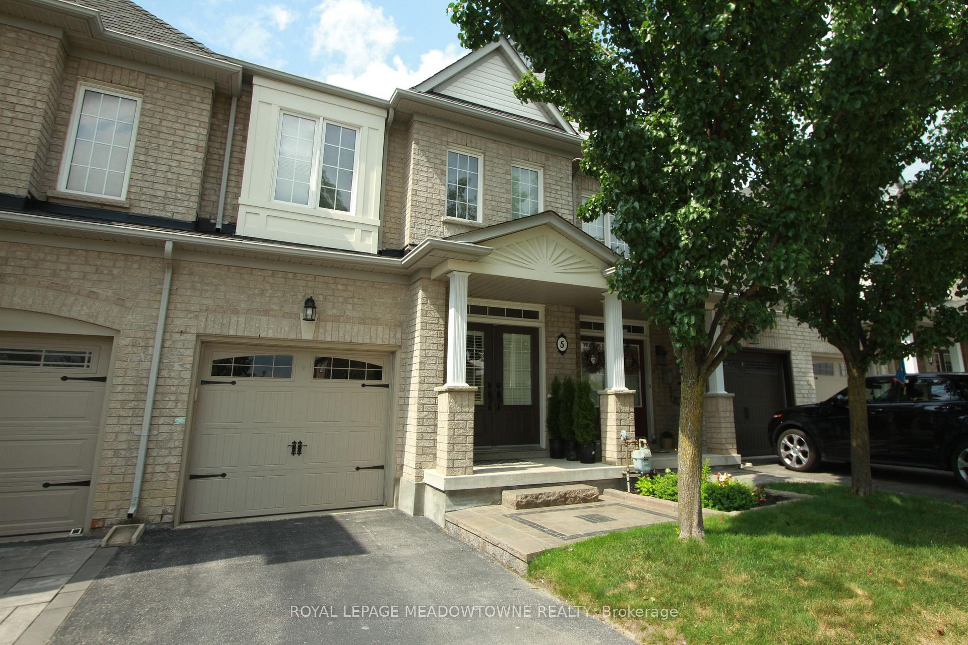 Photo 1 of Unit 5, 320 Ravineview Drive, Vaughan, Maple — HOMEH