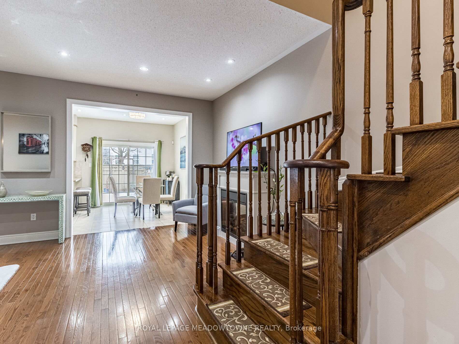 Photo 12 of Unit 5, 320 Ravineview Drive, Vaughan, Maple — HOMEH