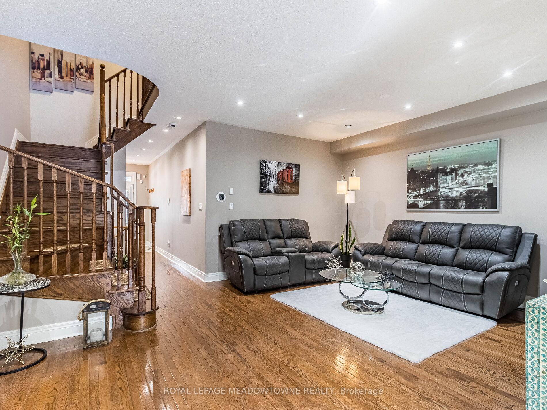 Photo 32 of Unit 5, 320 Ravineview Drive, Vaughan, Maple — HOMEH