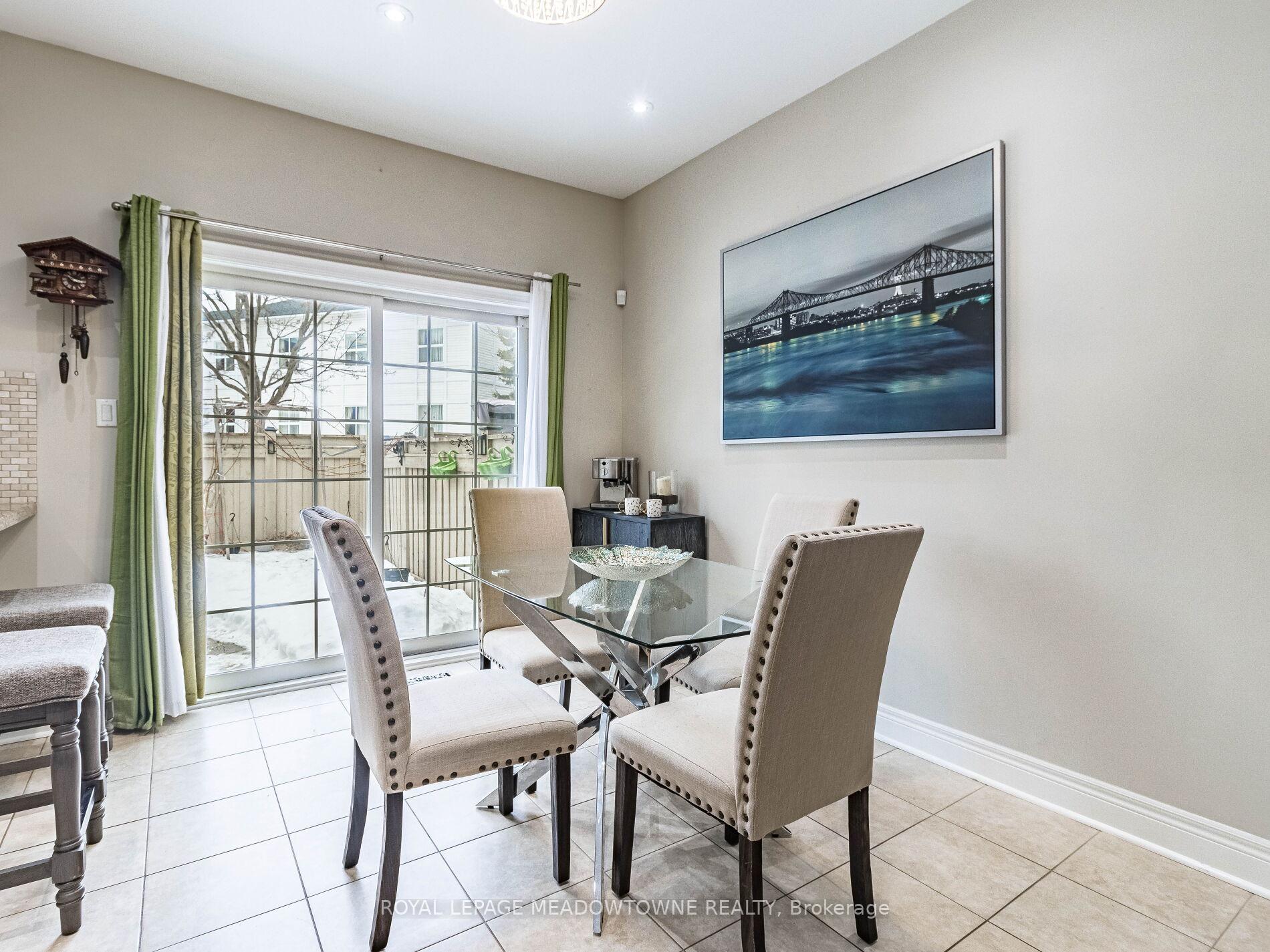 Photo 20 of Unit 5, 320 Ravineview Drive, Vaughan, Maple — HOMEH