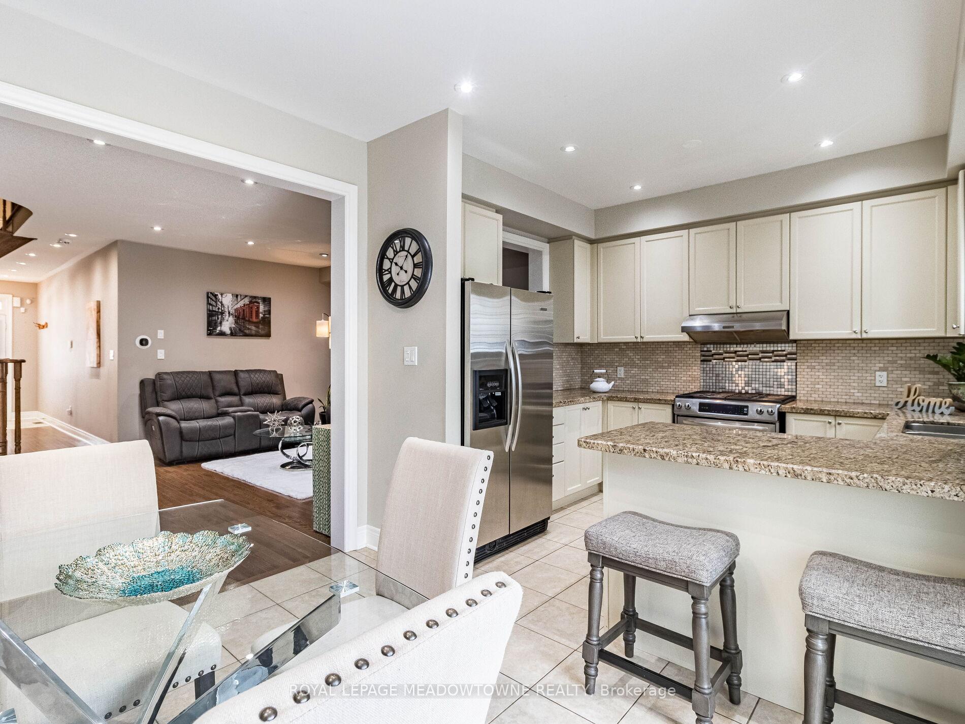 Photo 25 of Unit 5, 320 Ravineview Drive, Vaughan, Maple — HOMEH