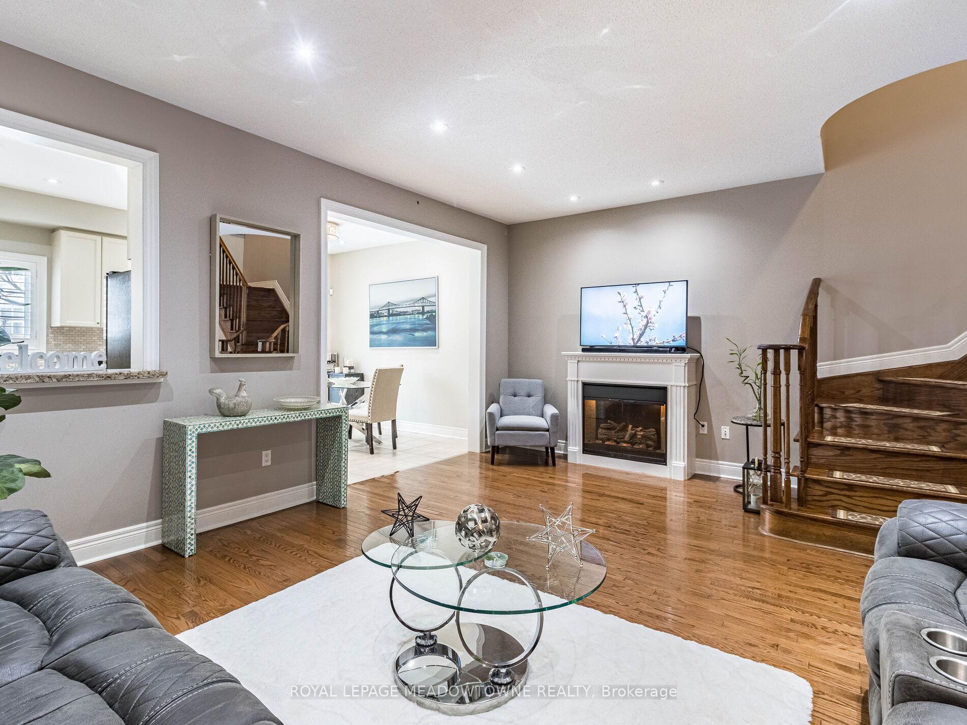 Photo 17 of Unit 5, 320 Ravineview Drive, Vaughan, Maple — HOMEH