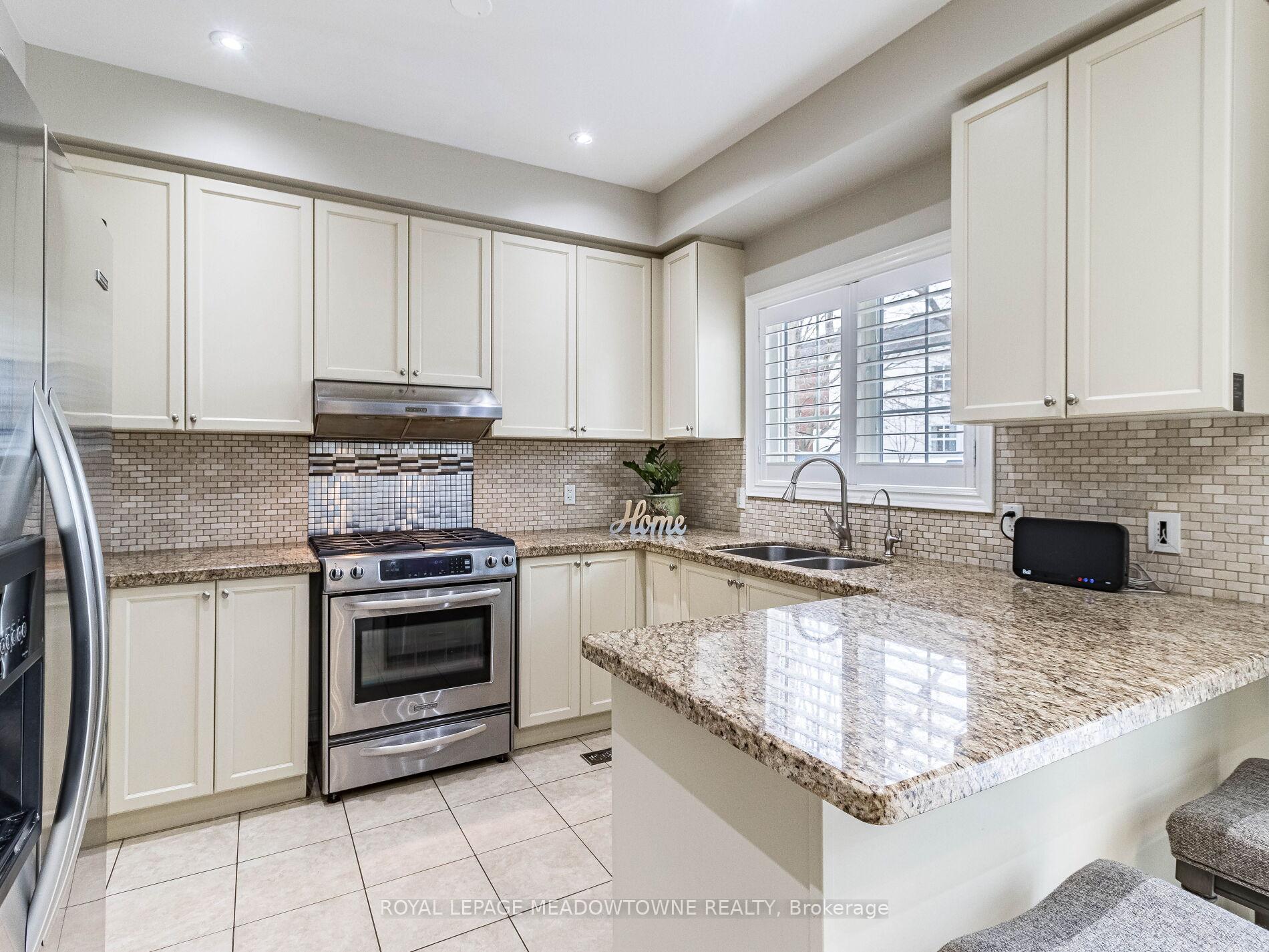 Photo 35 of Unit 5, 320 Ravineview Drive, Vaughan, Maple — HOMEH
