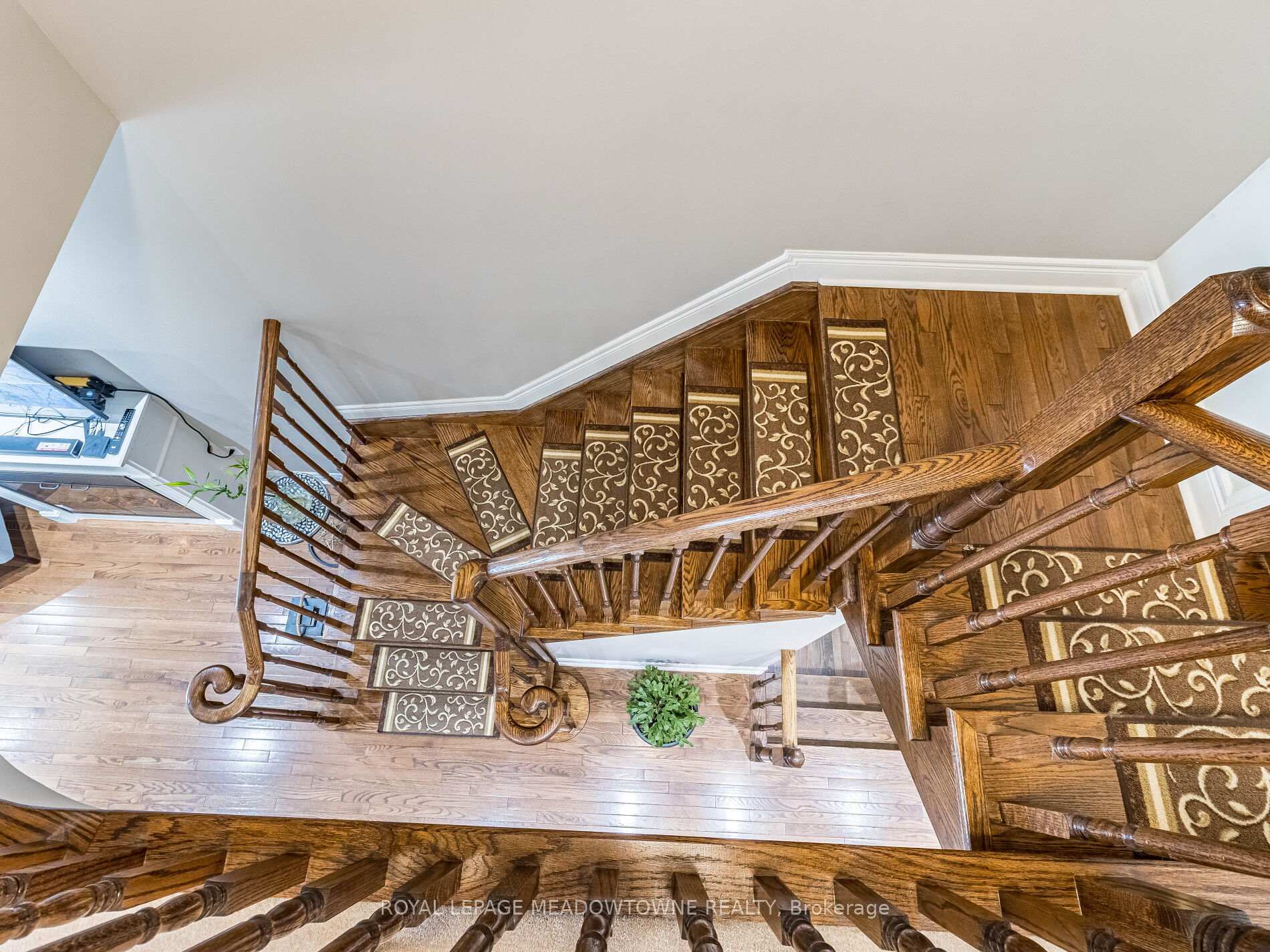 Photo 18 of Unit 5, 320 Ravineview Drive, Vaughan, Maple — HOMEH