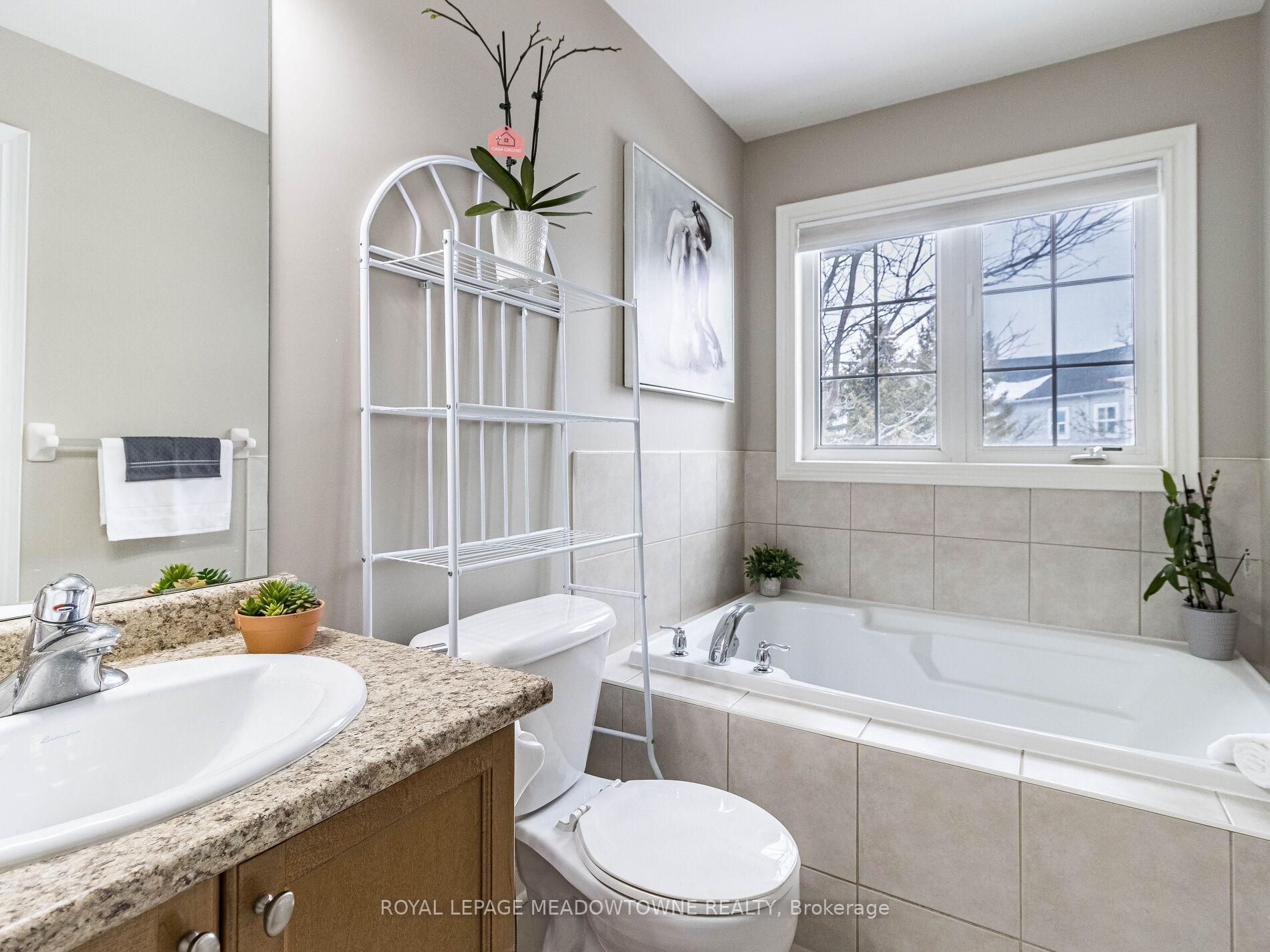 Photo 21 of Unit 5, 320 Ravineview Drive, Vaughan, Maple — HOMEH