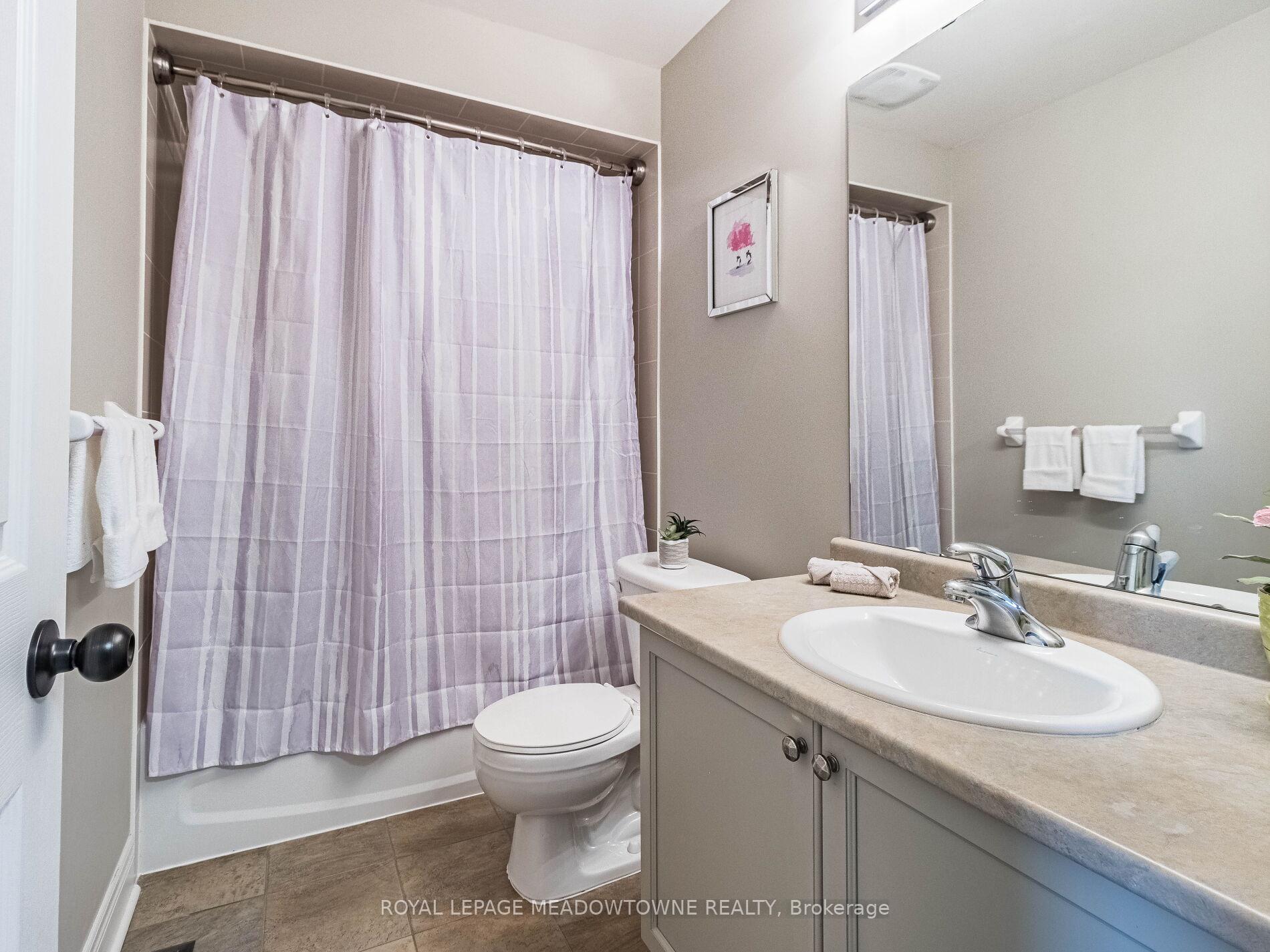 Photo 13 of Unit 5, 320 Ravineview Drive, Vaughan, Maple — HOMEH