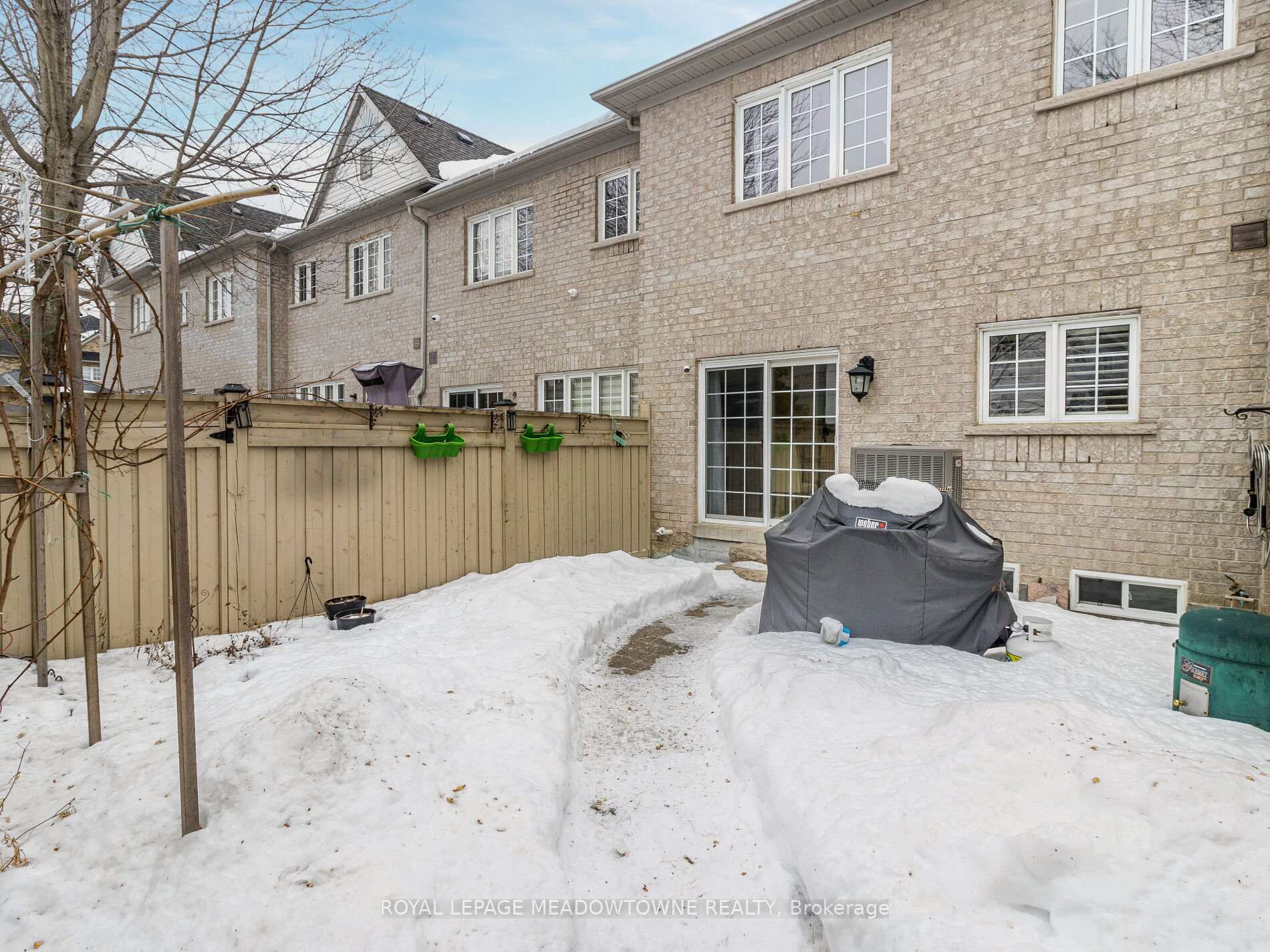 Photo 8 of Unit 5, 320 Ravineview Drive, Vaughan, Maple — HOMEH