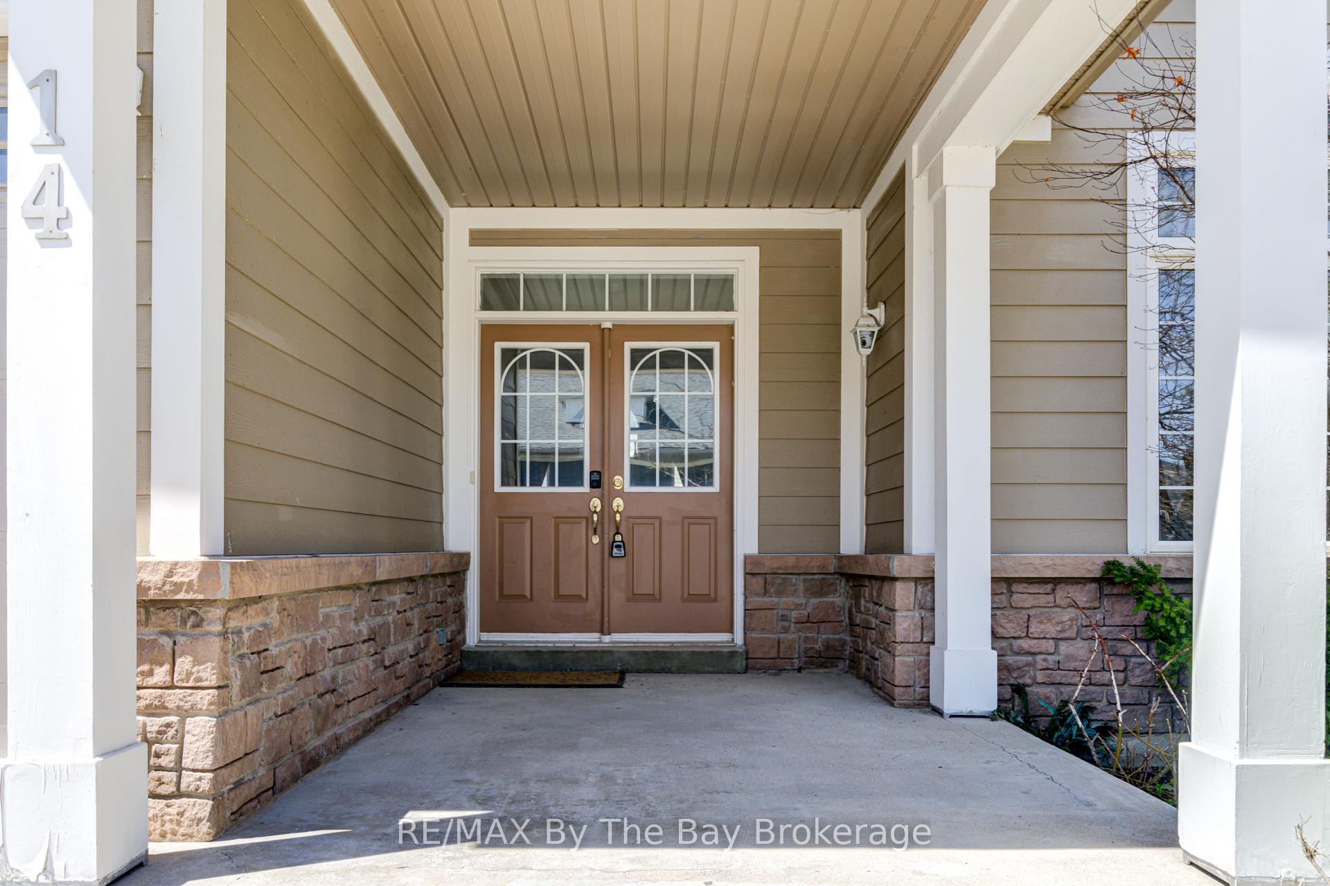 Photo 2 of 14 Surfside Crescent S, Collingwood — HOMEH