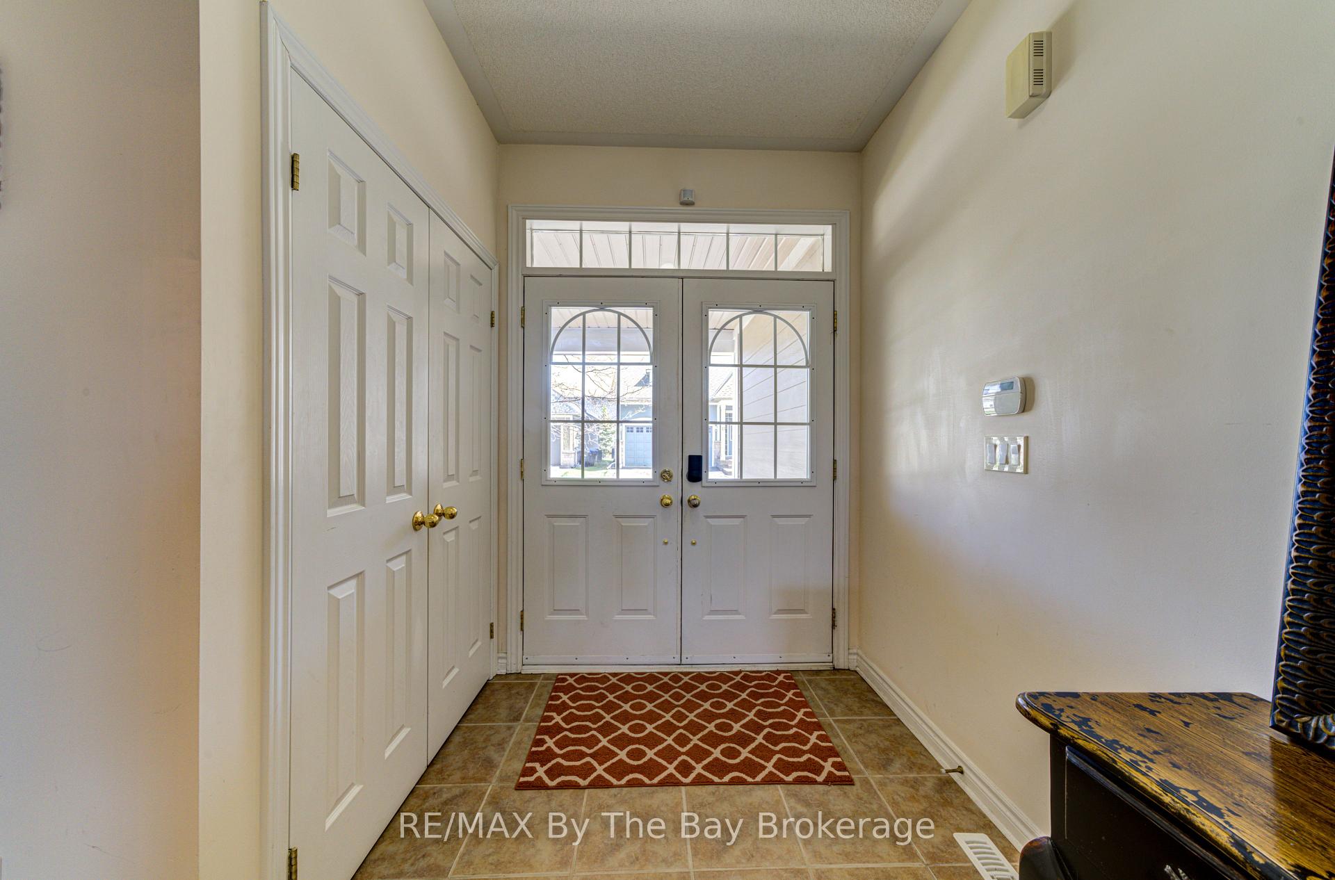 Photo 3 of 14 Surfside Crescent S, Collingwood — HOMEH