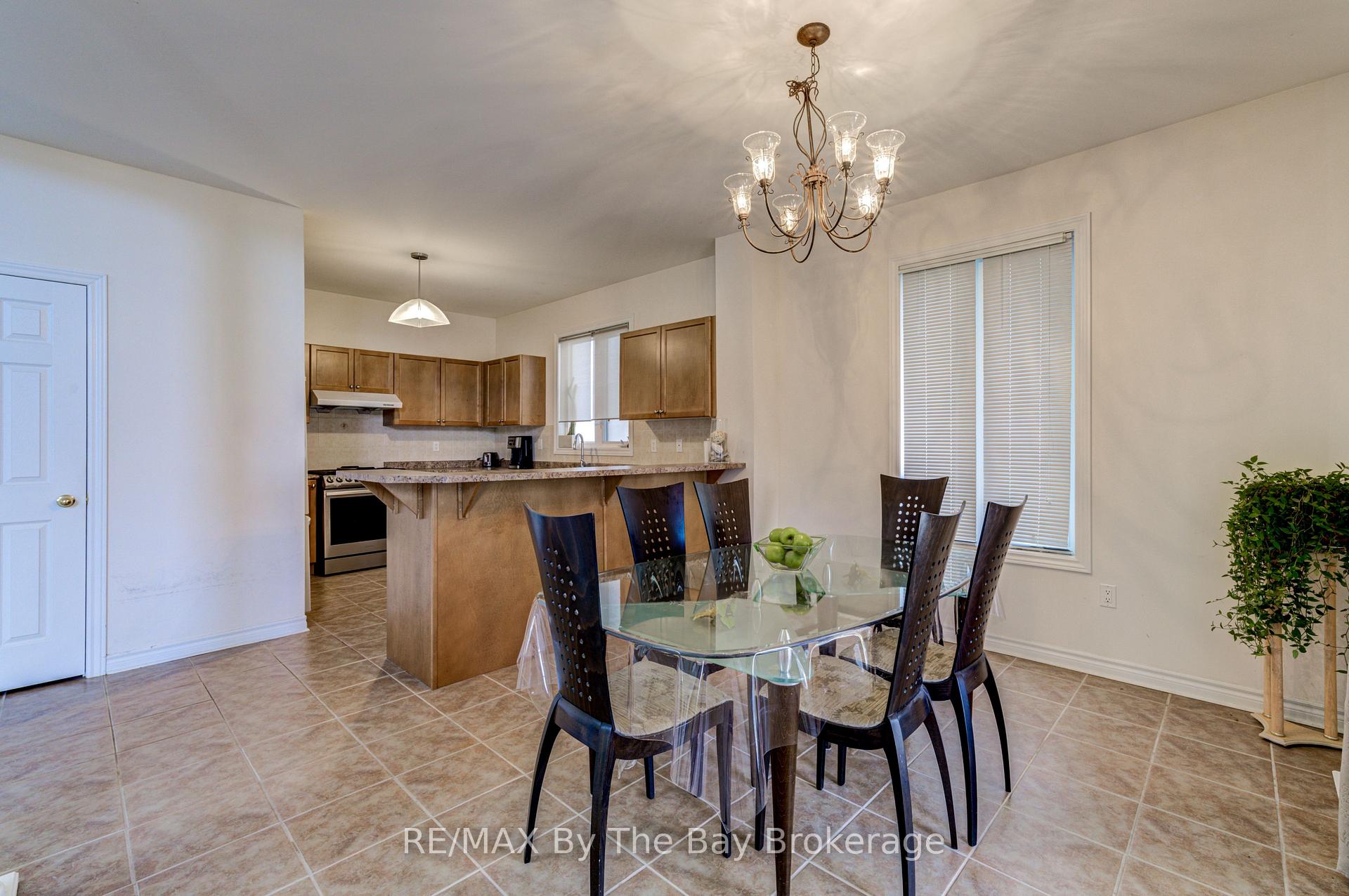 Photo 11 of 14 Surfside Crescent S, Collingwood — HOMEH