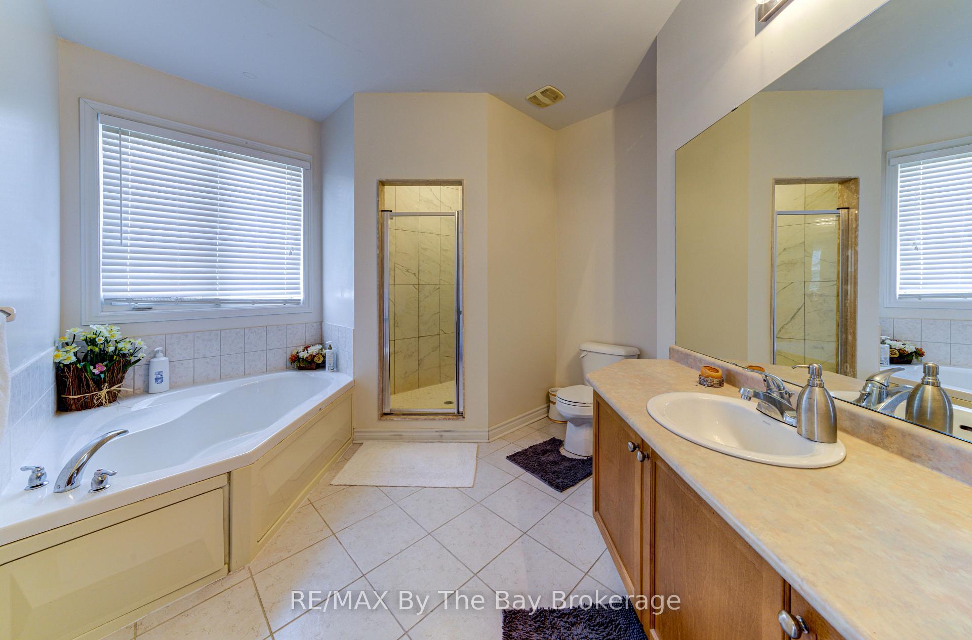 Photo 15 of 14 Surfside Crescent S, Collingwood — HOMEH
